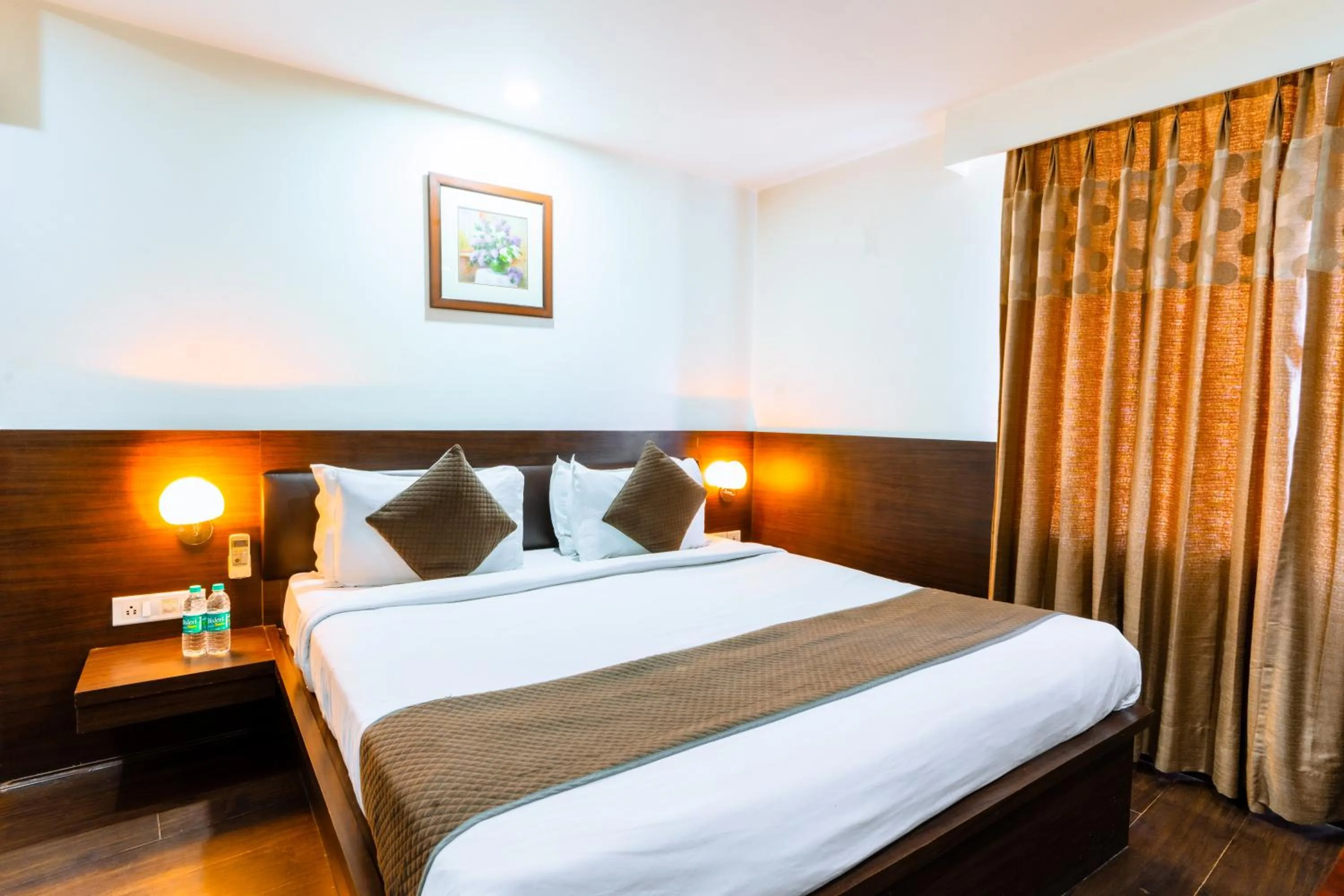 Photo of the whole room in Hotel Krishna by KeyMagics