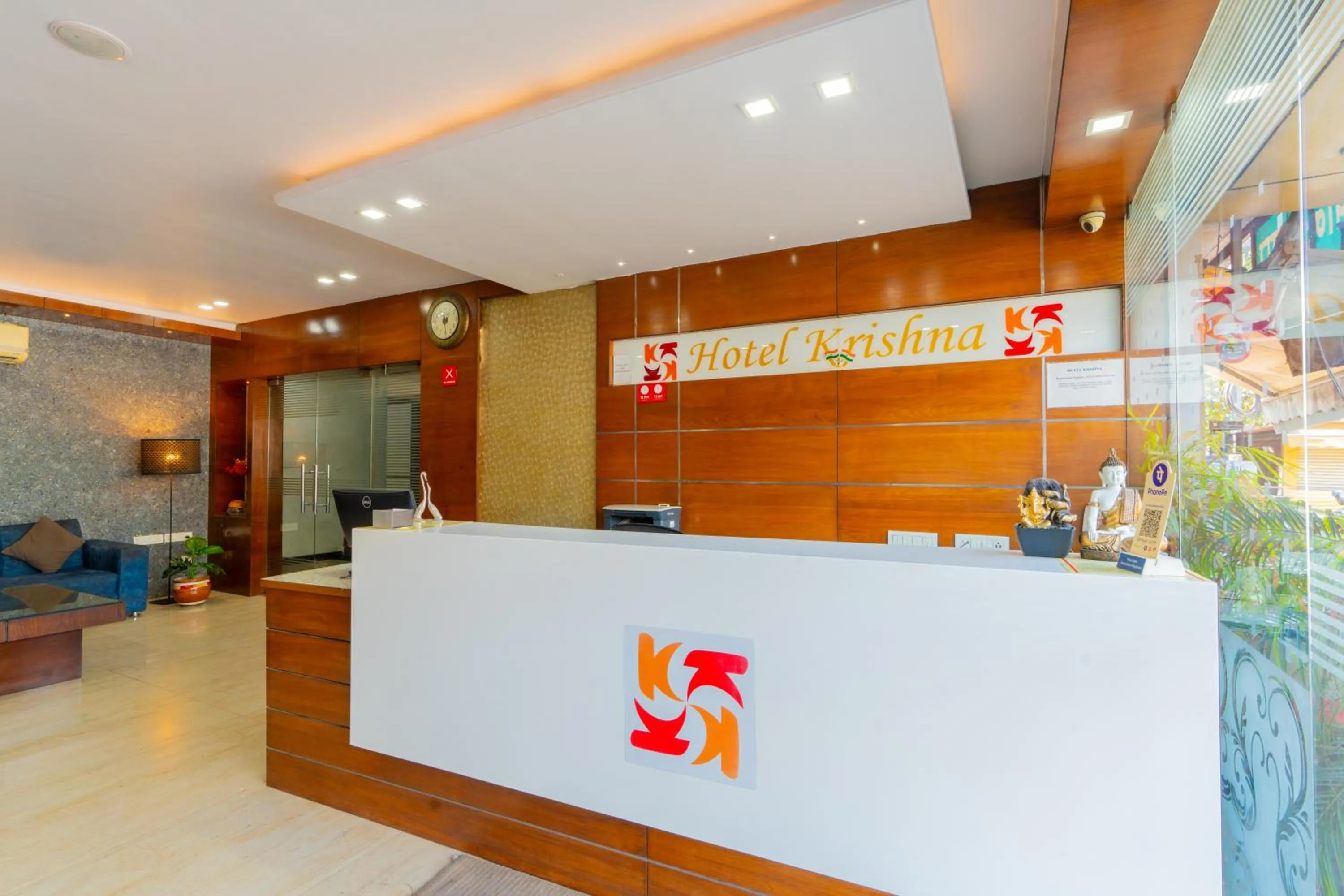 Lobby or reception in Hotel Krishna by KeyMagics