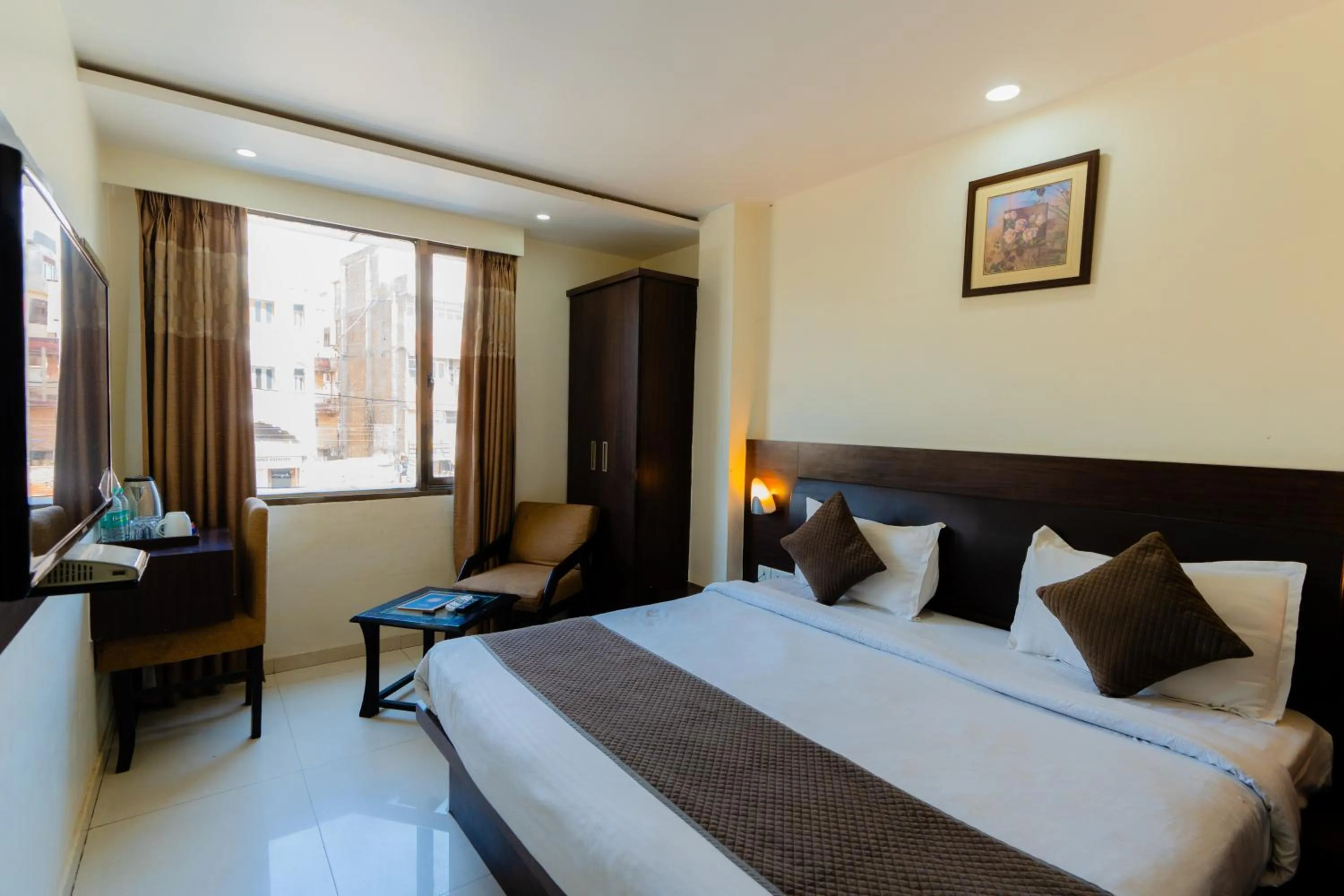 Photo of the whole room in Hotel Krishna by KeyMagics