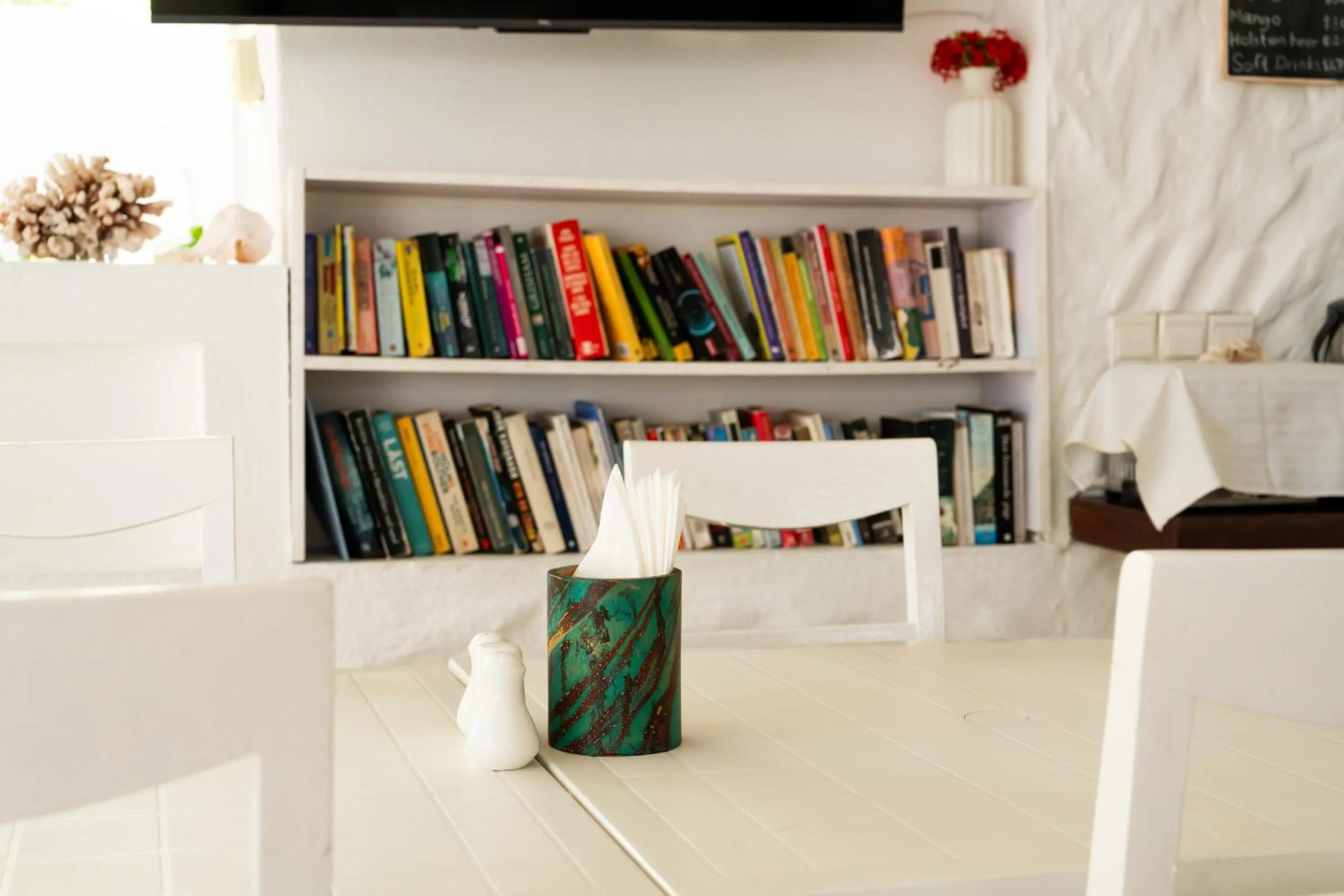 Vaali Maldives Island Escapes & Dive