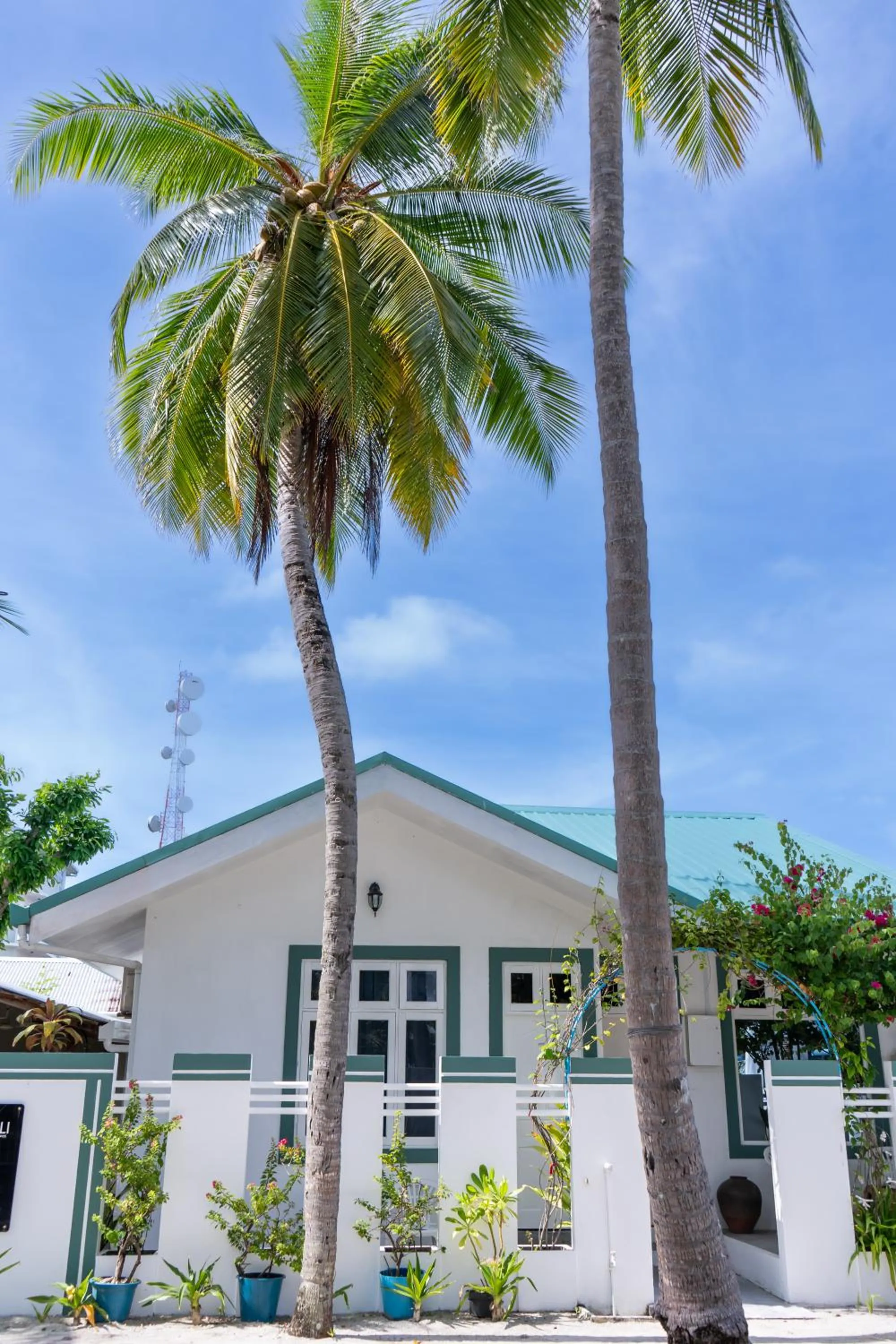 Property building in Vaali Maldives Island Escapes & Dive