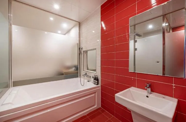 Bathroom in Vov Hotel