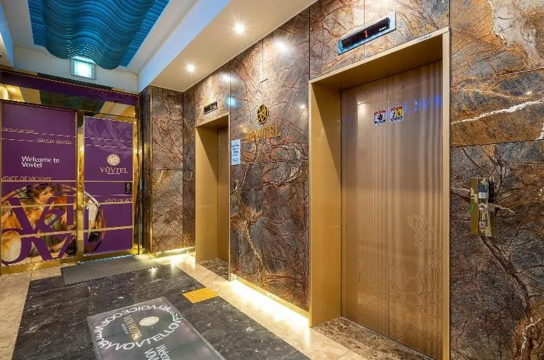 elevator in Vov Hotel