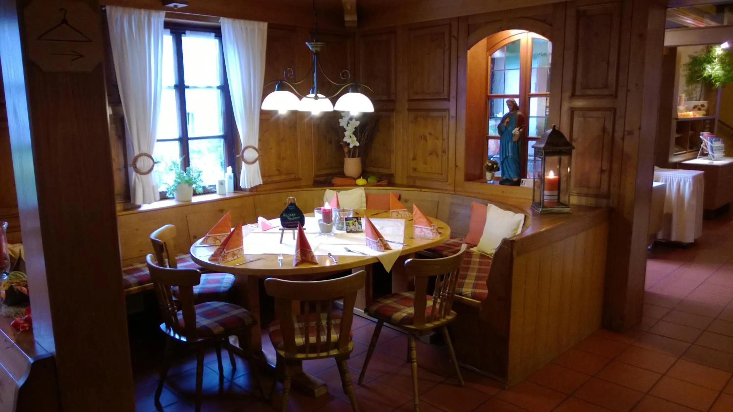 Restaurant/places to eat in Landhotel Vierjahreszeiten