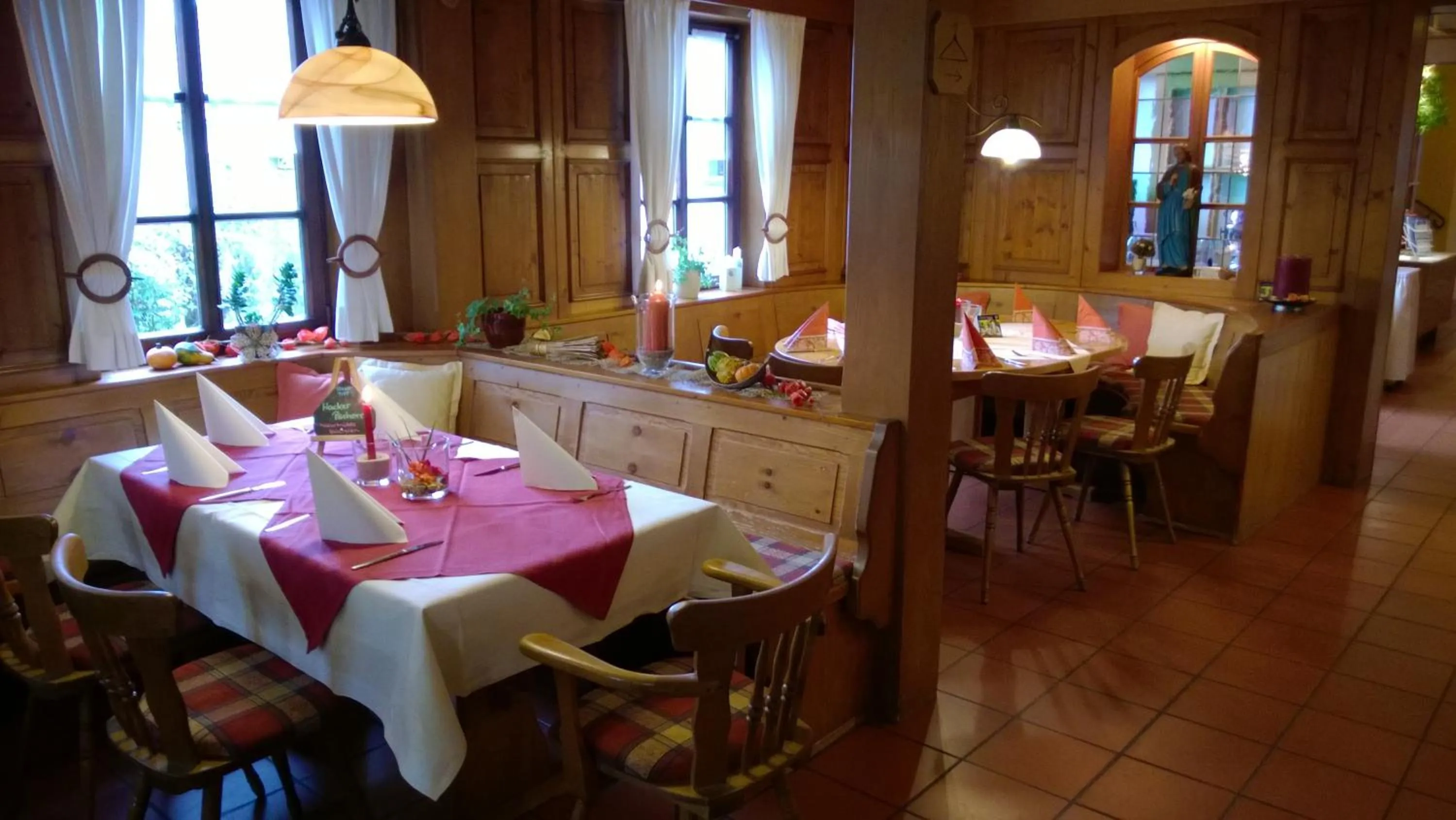 Restaurant/places to eat in Landhotel Vierjahreszeiten