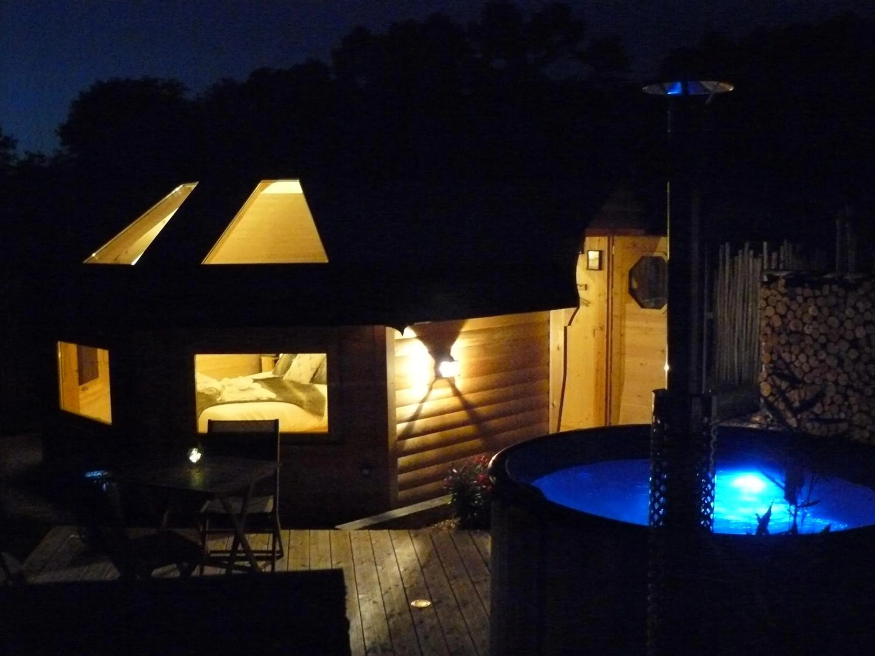 Spa and wellness centre/facilities in Cabane Spa belle étoile