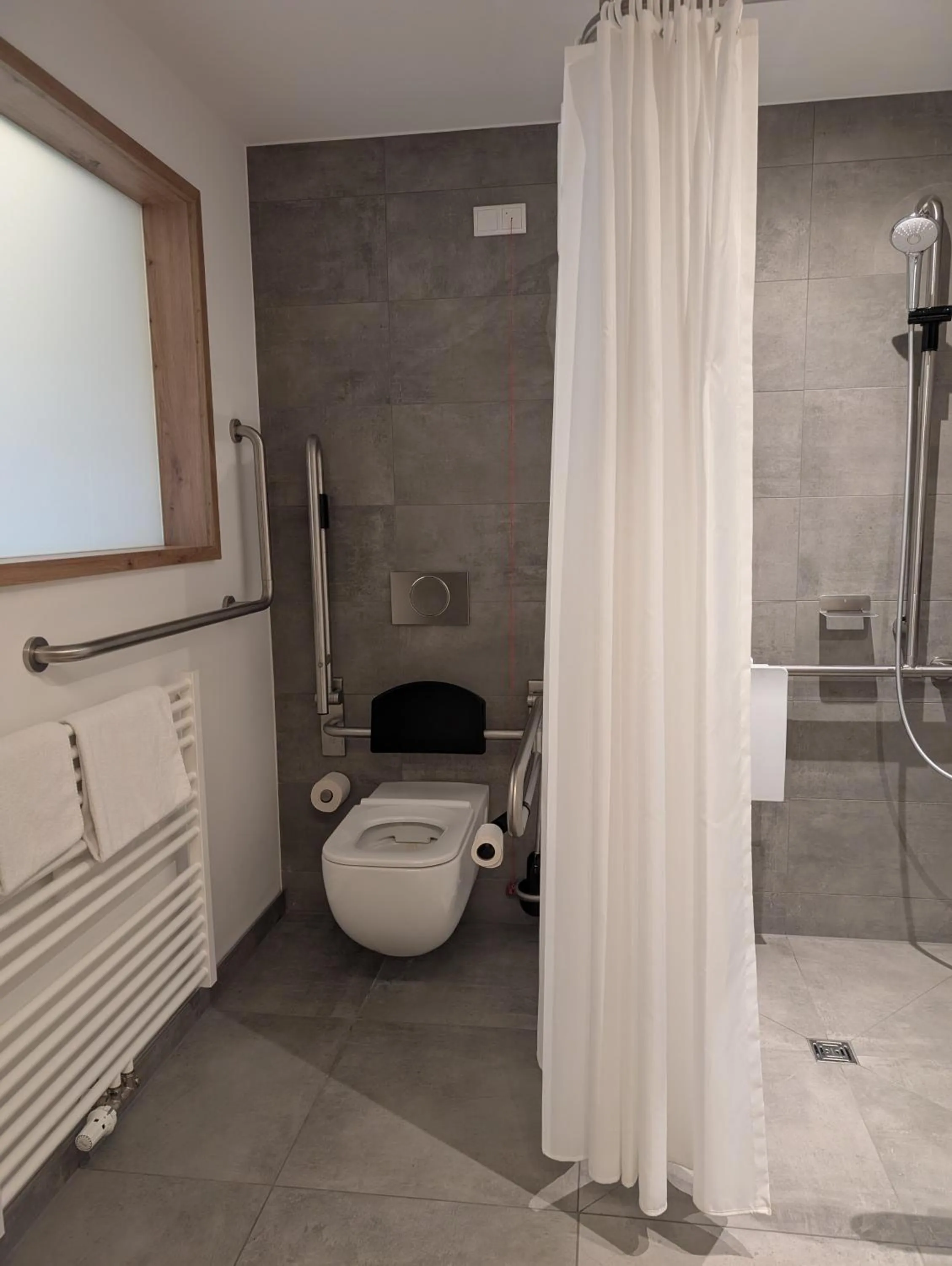 Shower in Kolping-Hotel