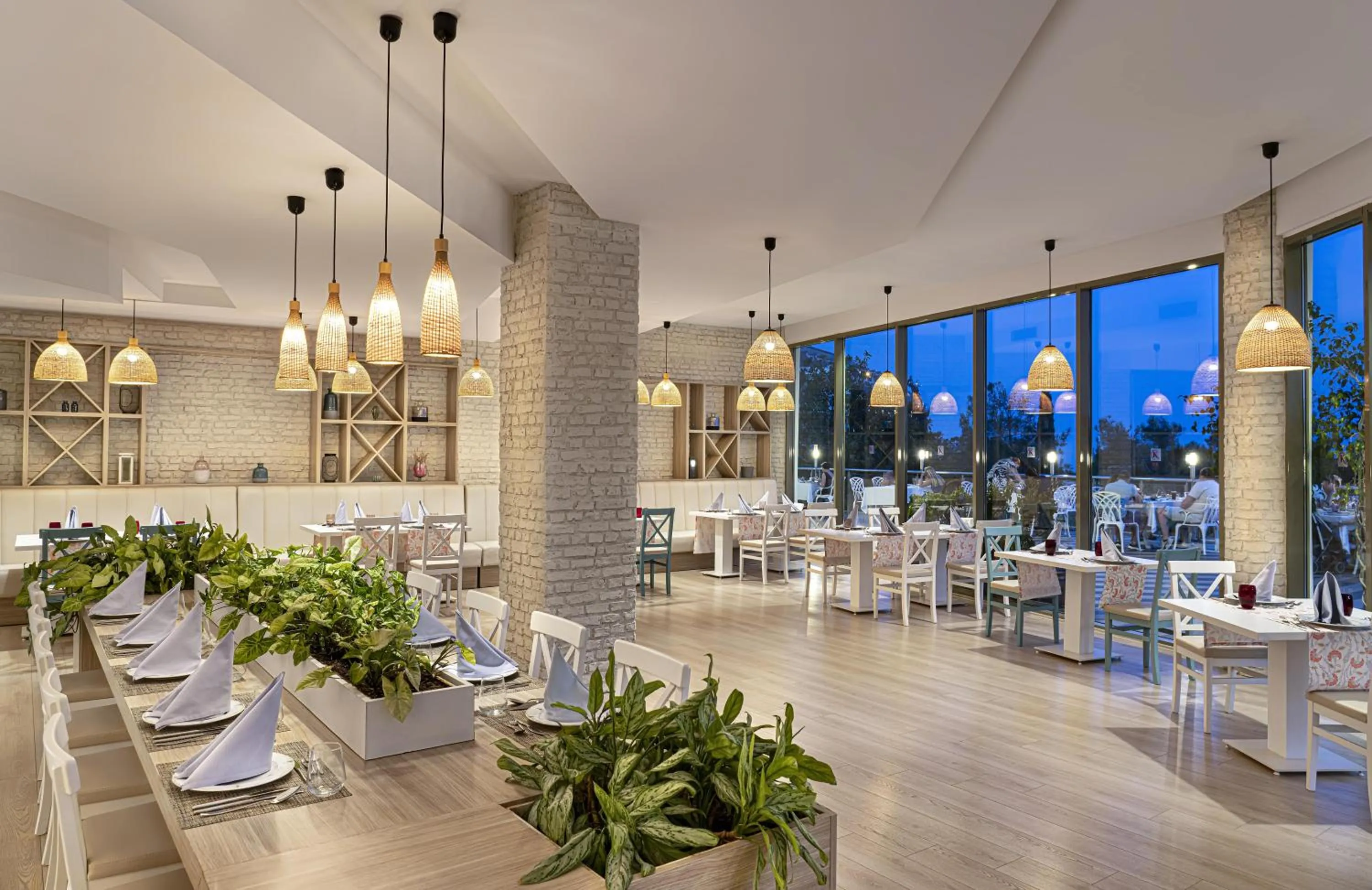 Restaurant/places to eat in Kaya Side