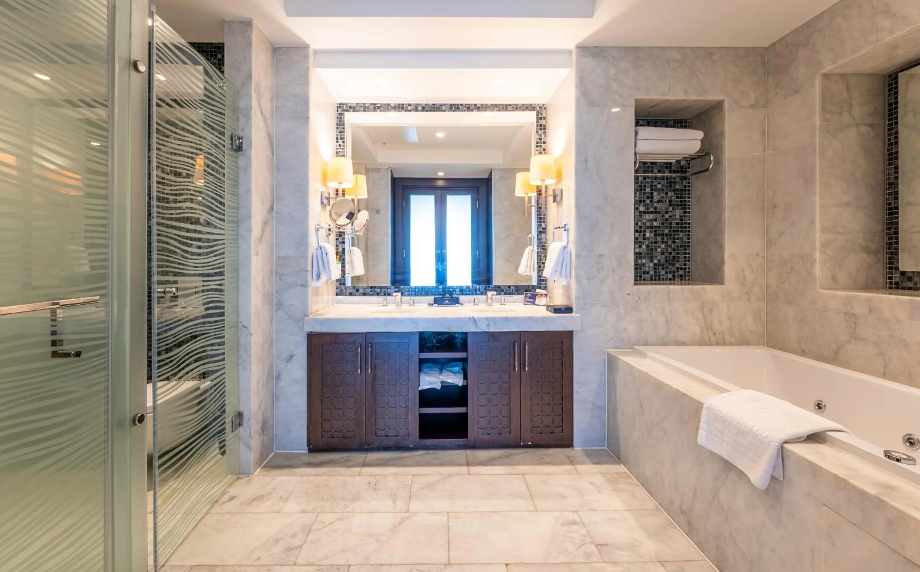 Shower in Kaya Palazzo Golf Resort