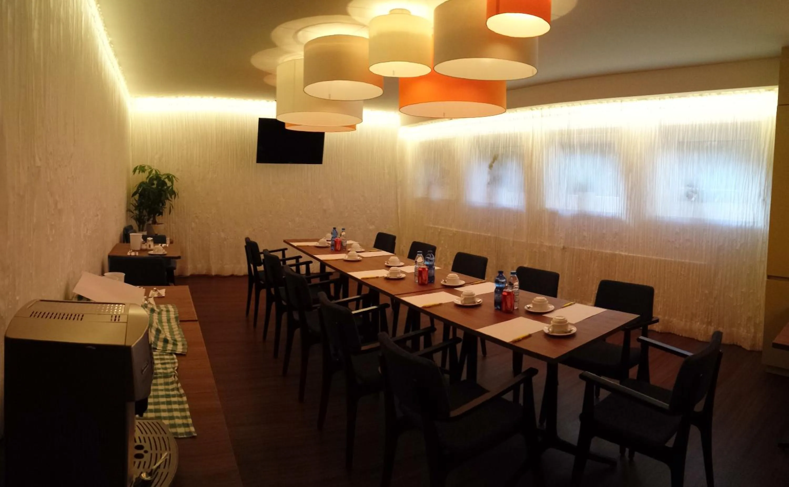 Business facilities in Hotel Henry