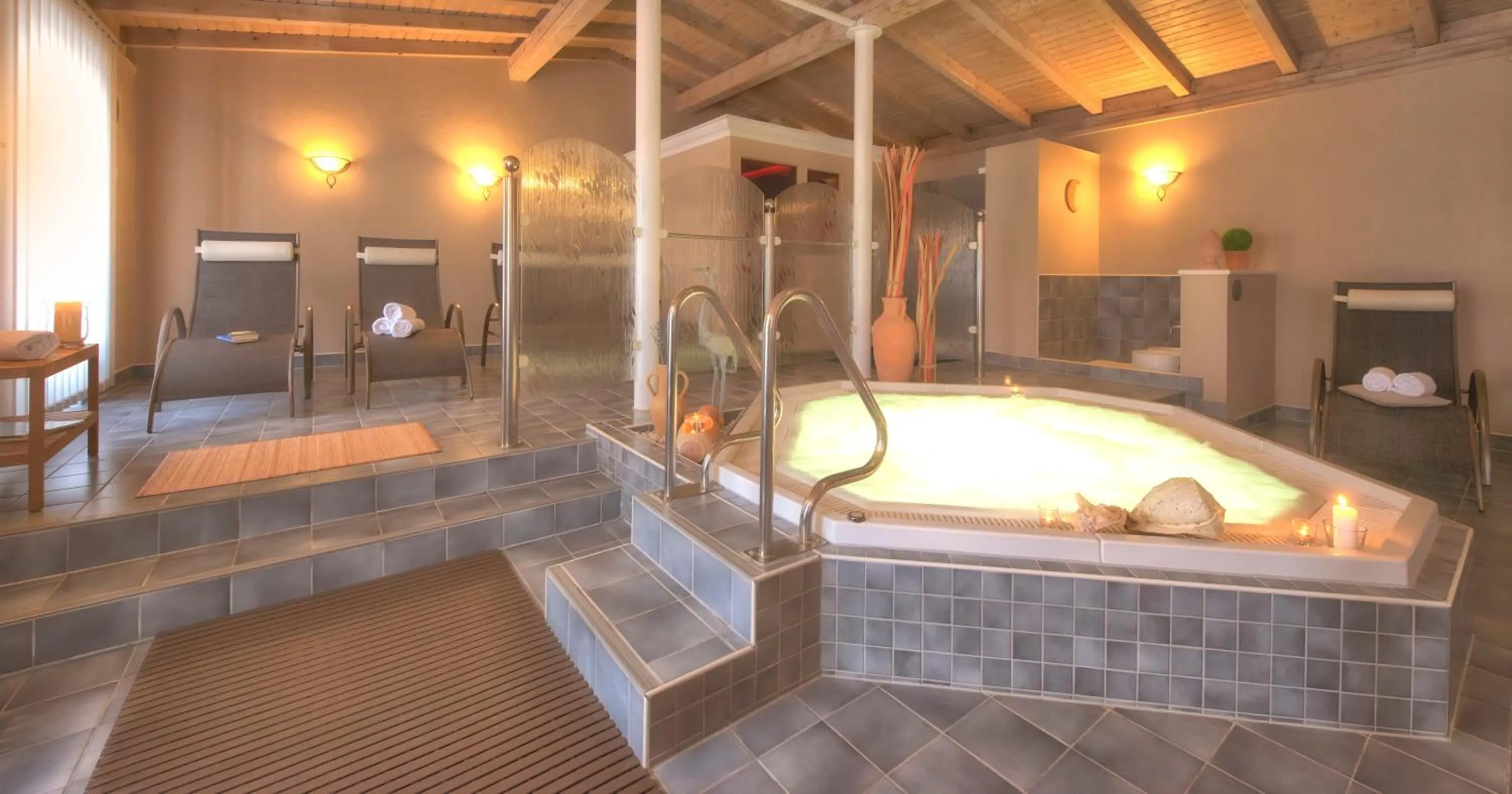 Hot Tub in Genusshotel "Zum Wendl"
