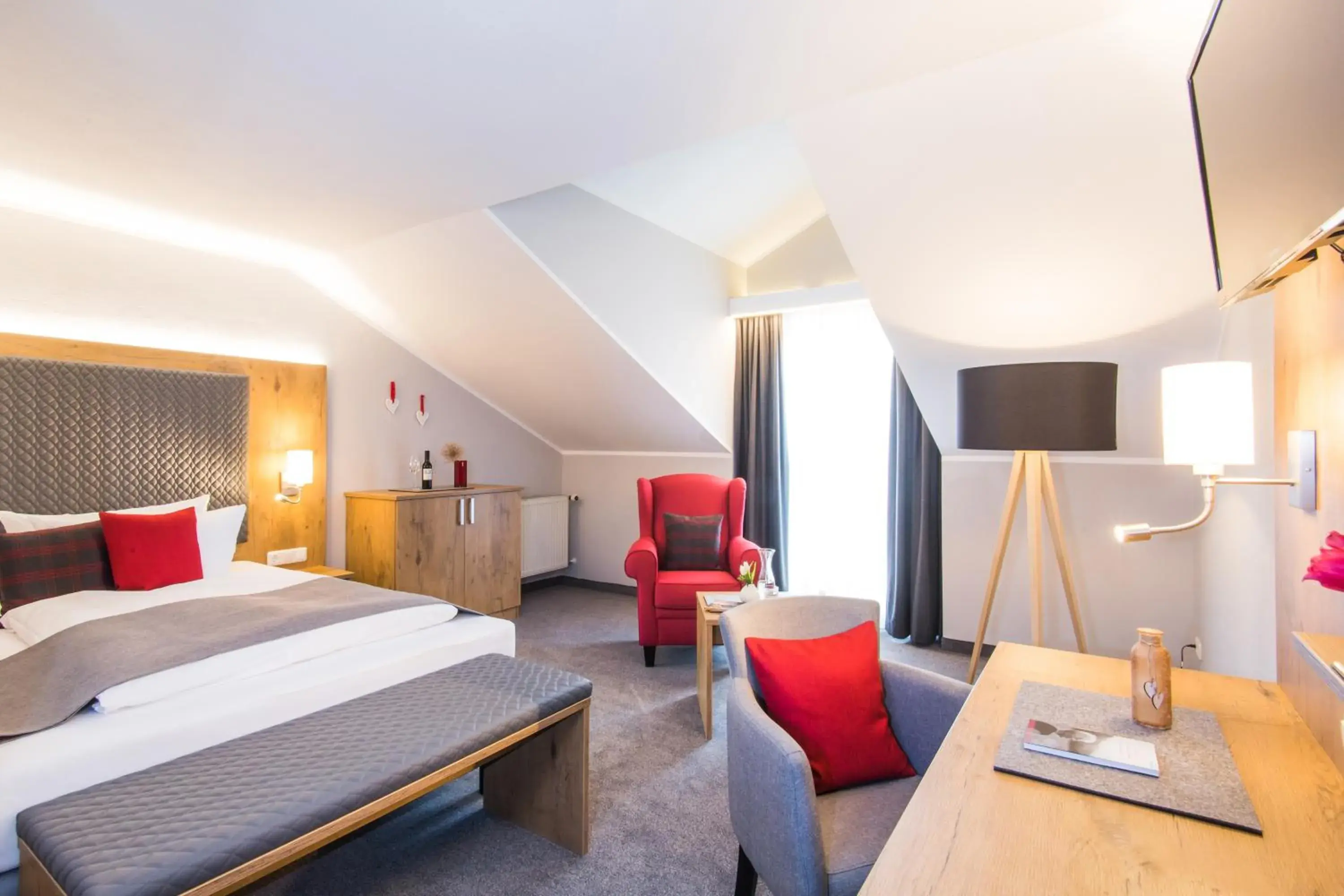 Deluxe Single Room with Balcony - single occupancy in Hotel-Gasthof Zur Post Deluxe Single Room with Balcony - single occupancy in Hotel-Gasthof Zur Post