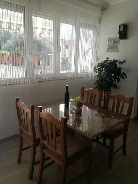 Dining area in Apartments Klanac