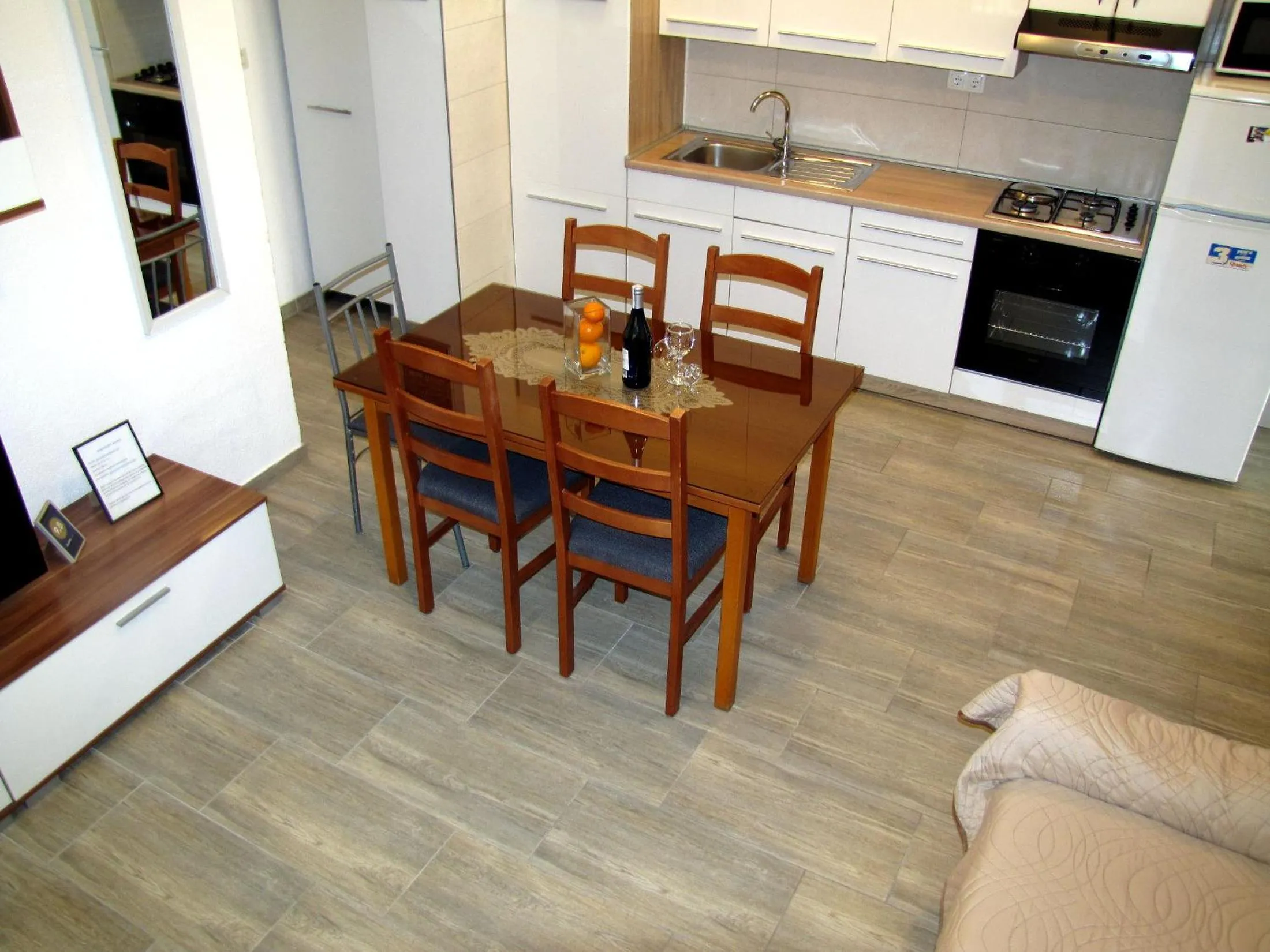 Dining area in Apartments Klanac