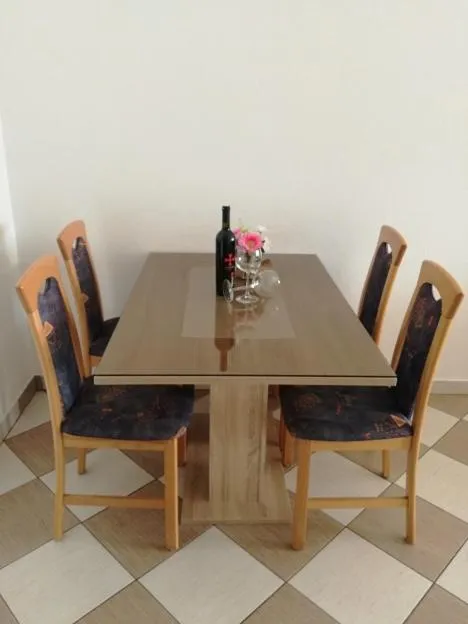 Dining area in Apartments Klanac