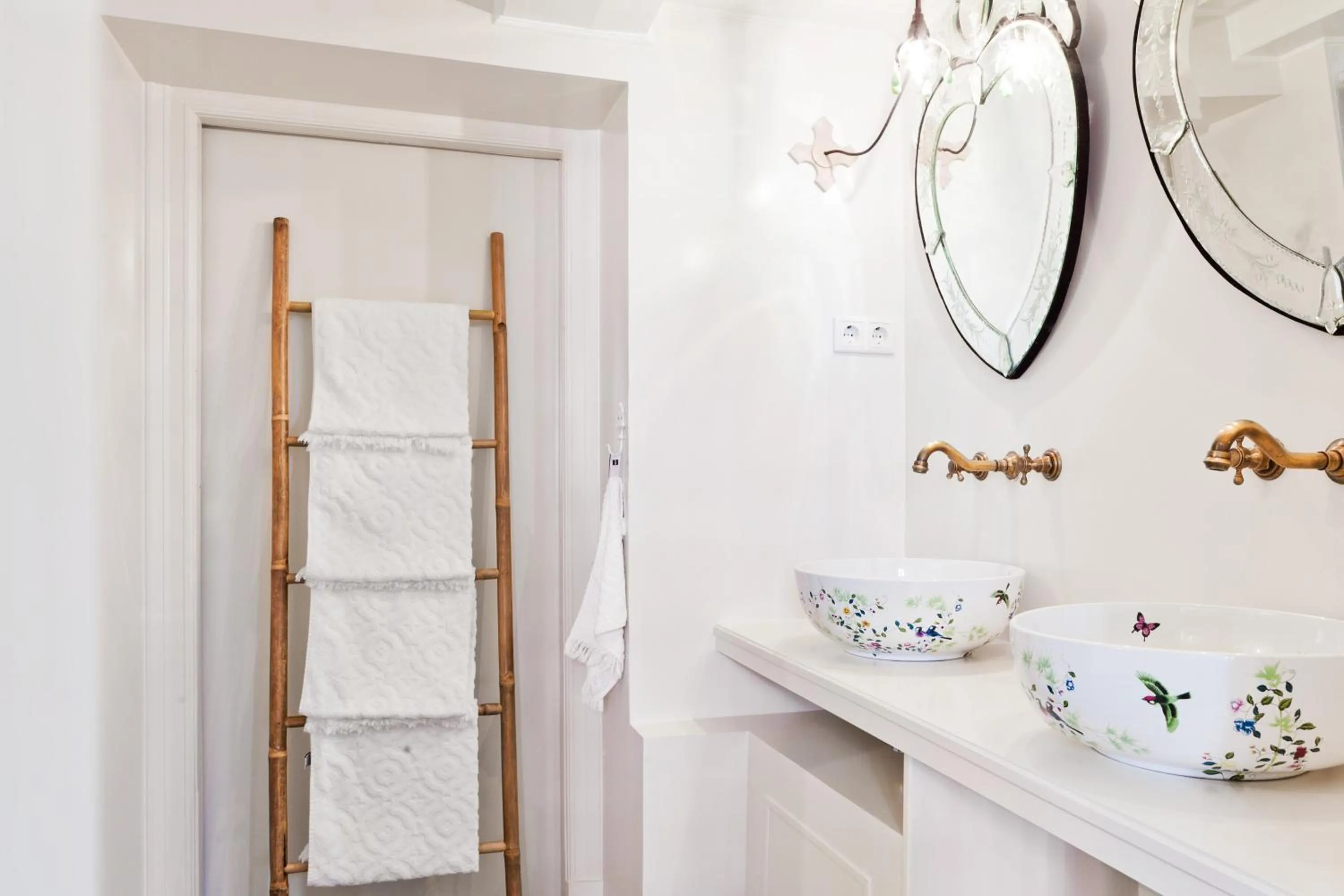 Bathroom in Luna's Hideaway