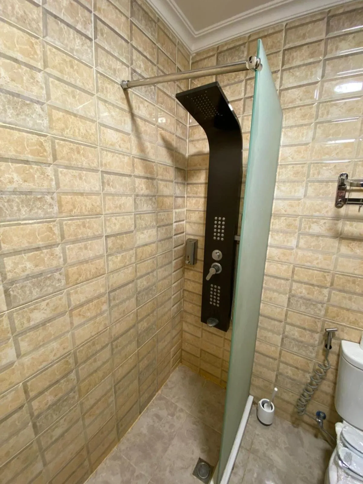 Shower in Mass Paradise Hotel