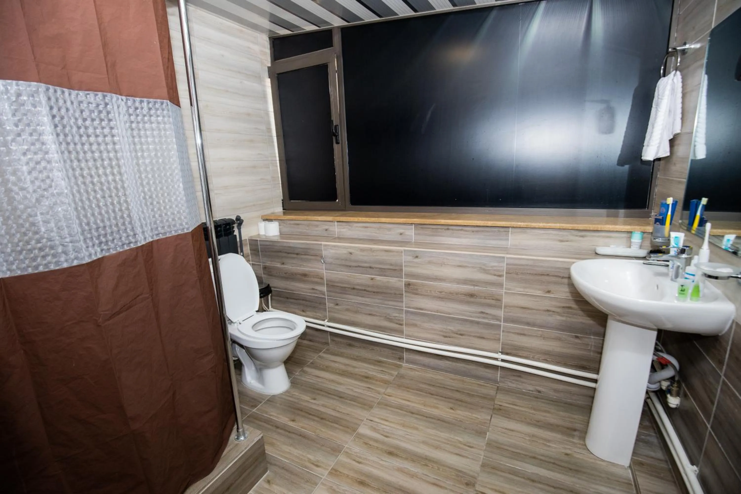 Shower in Hotel Tigran Mets Yerevan