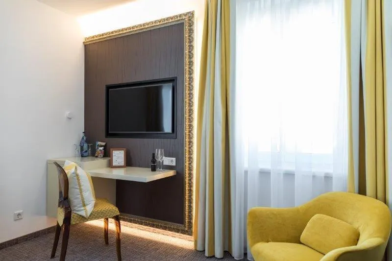 TV and multimedia in GORITSCHNIGGs Hotel - Self Check-In