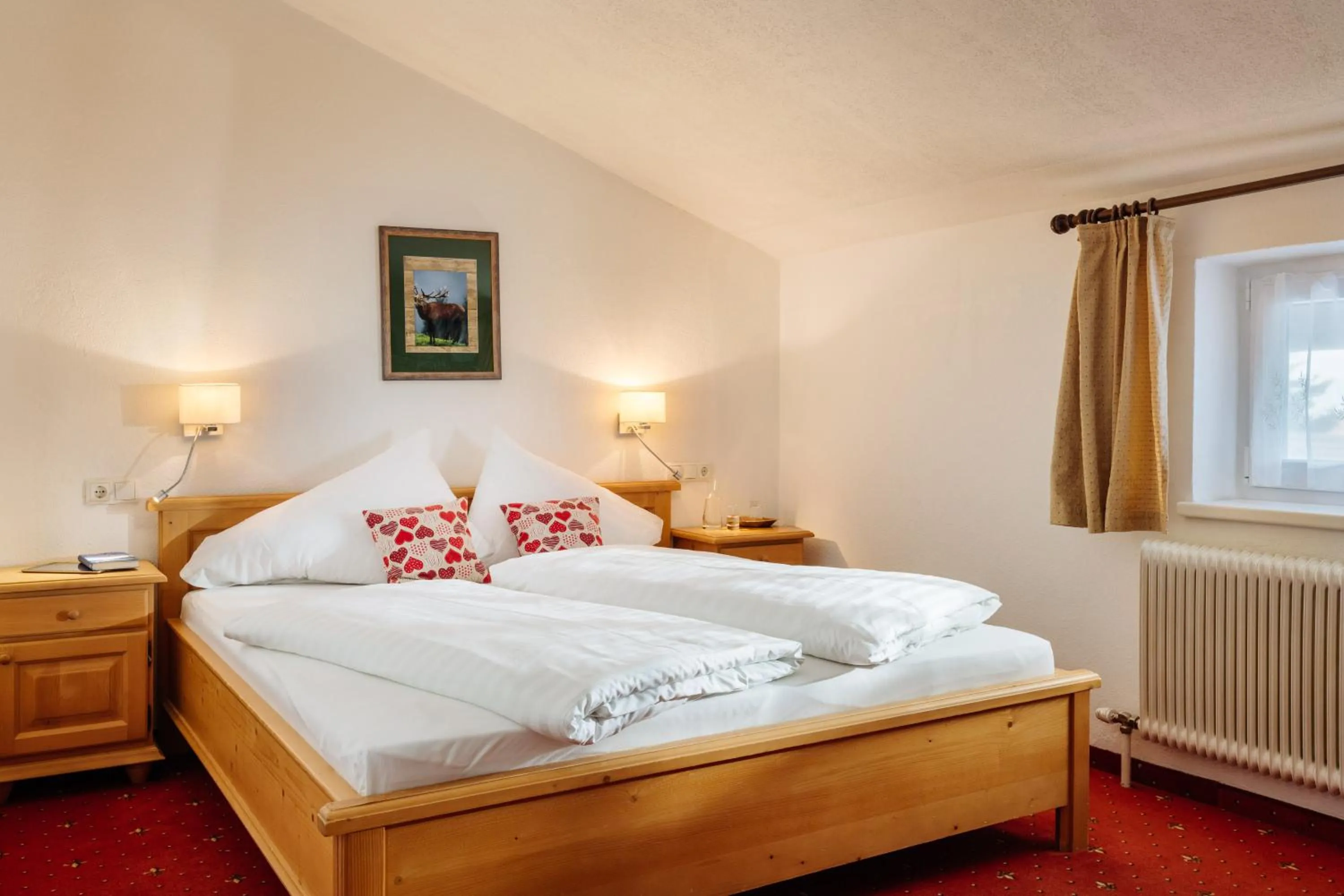 Bedroom, Bed in Hotel Kögele bei Innsbruck Axamer Lizum