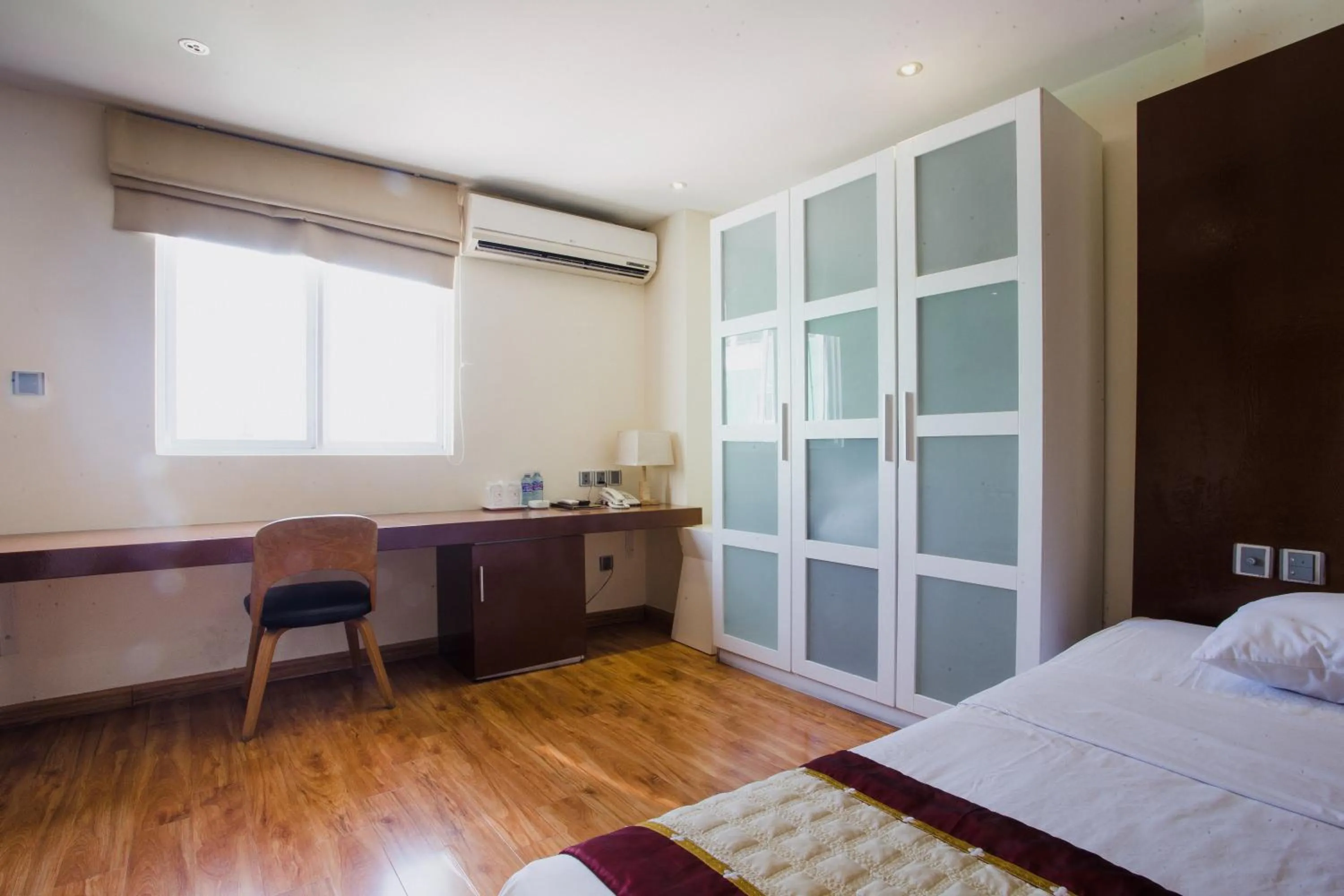 Decorative detail in Thu Do Hotel