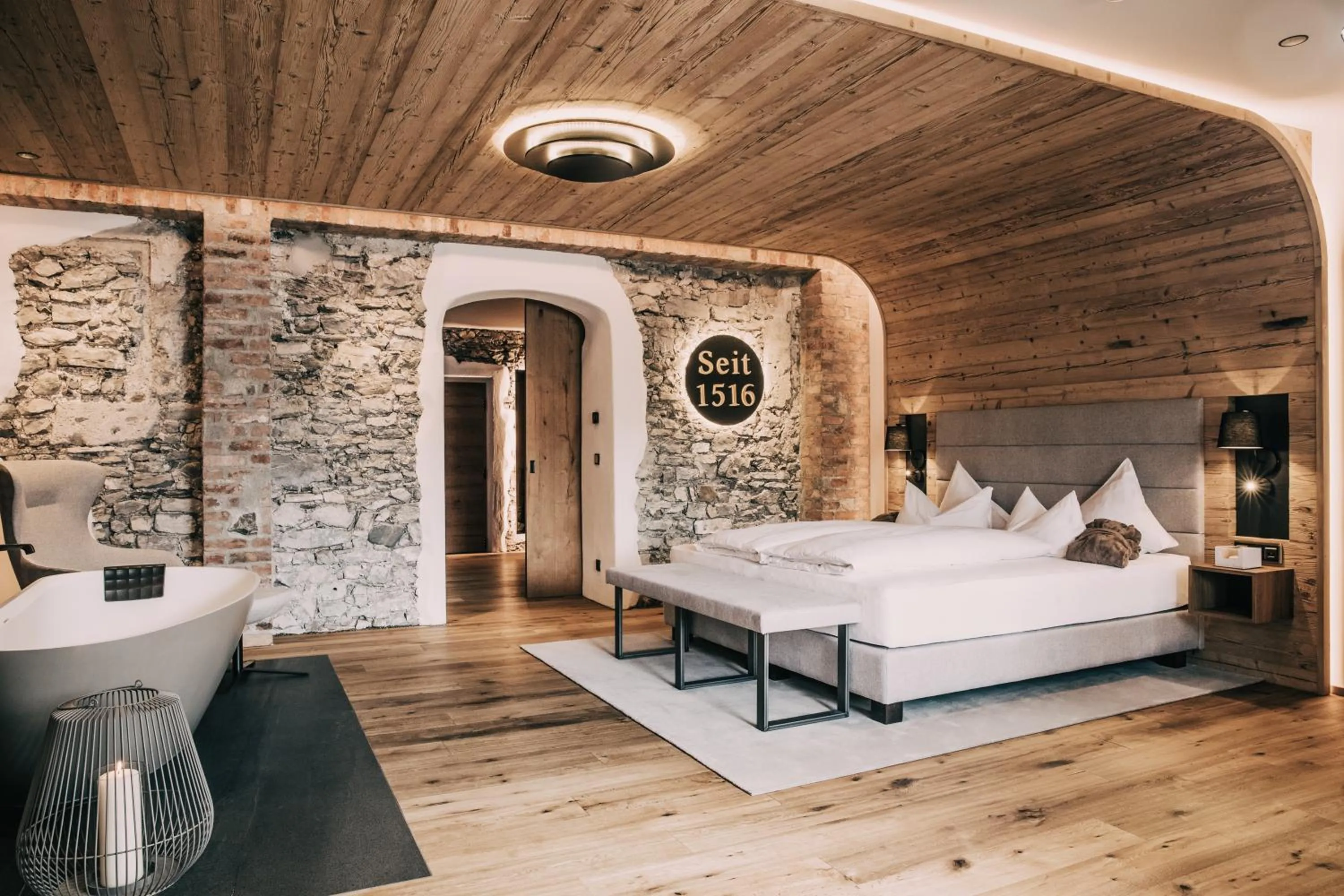 Photo of the whole room, Bed in Hotel Klosterbräu