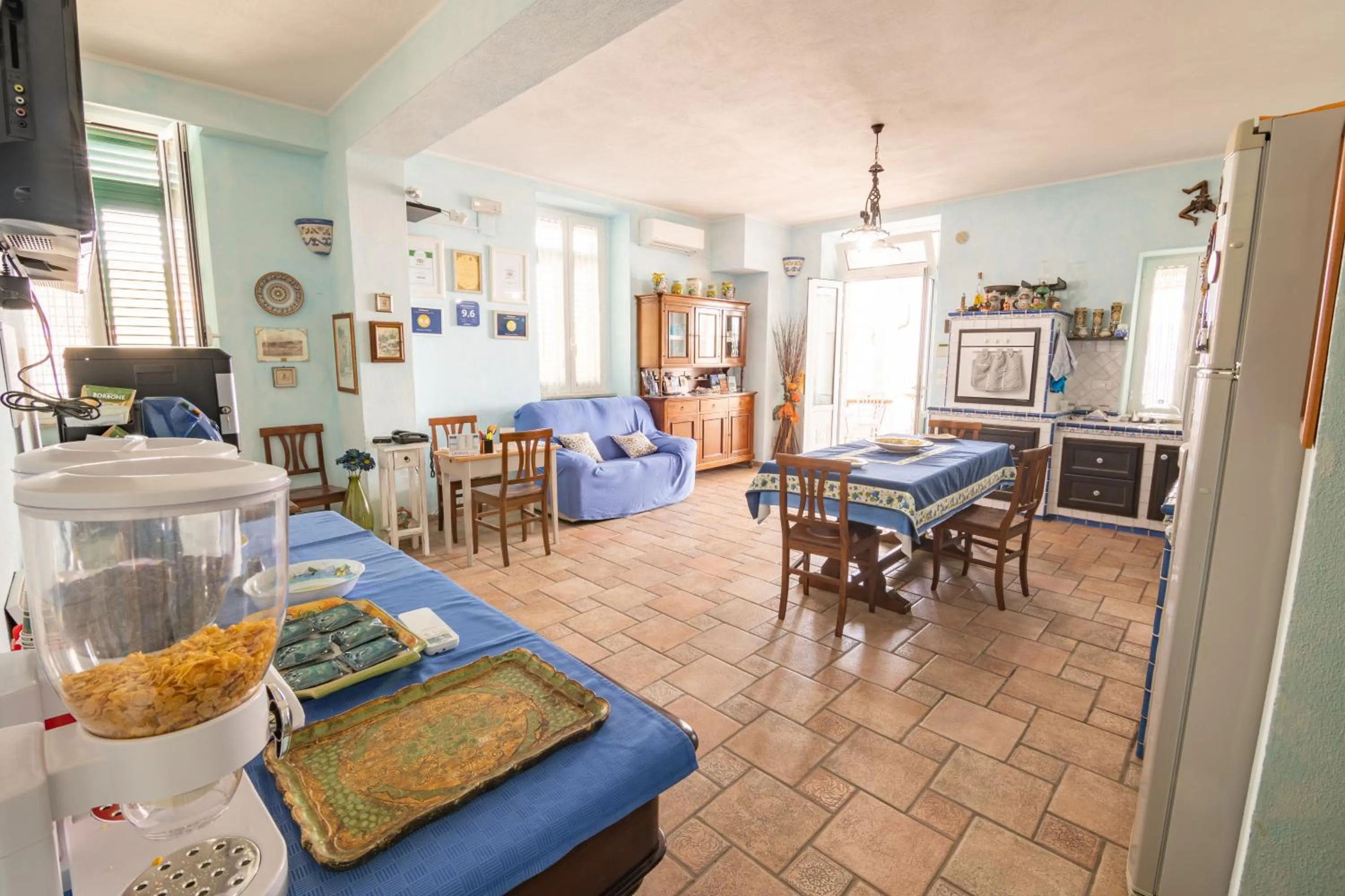 Communal lounge/ TV room in B&B Ottocento Sul Mare