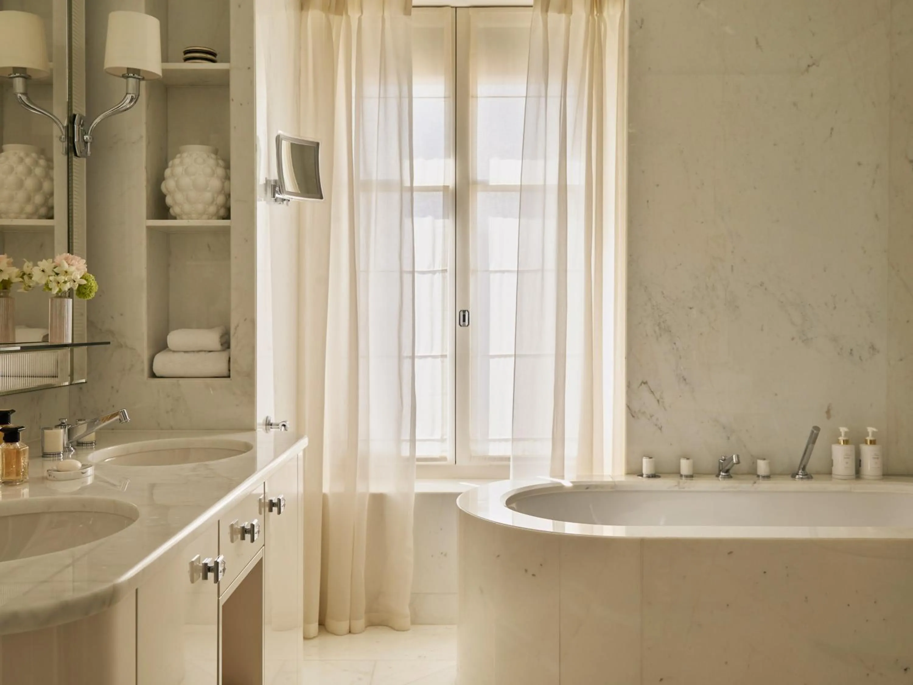 Bathroom in The Woodward - Auberge Collection
