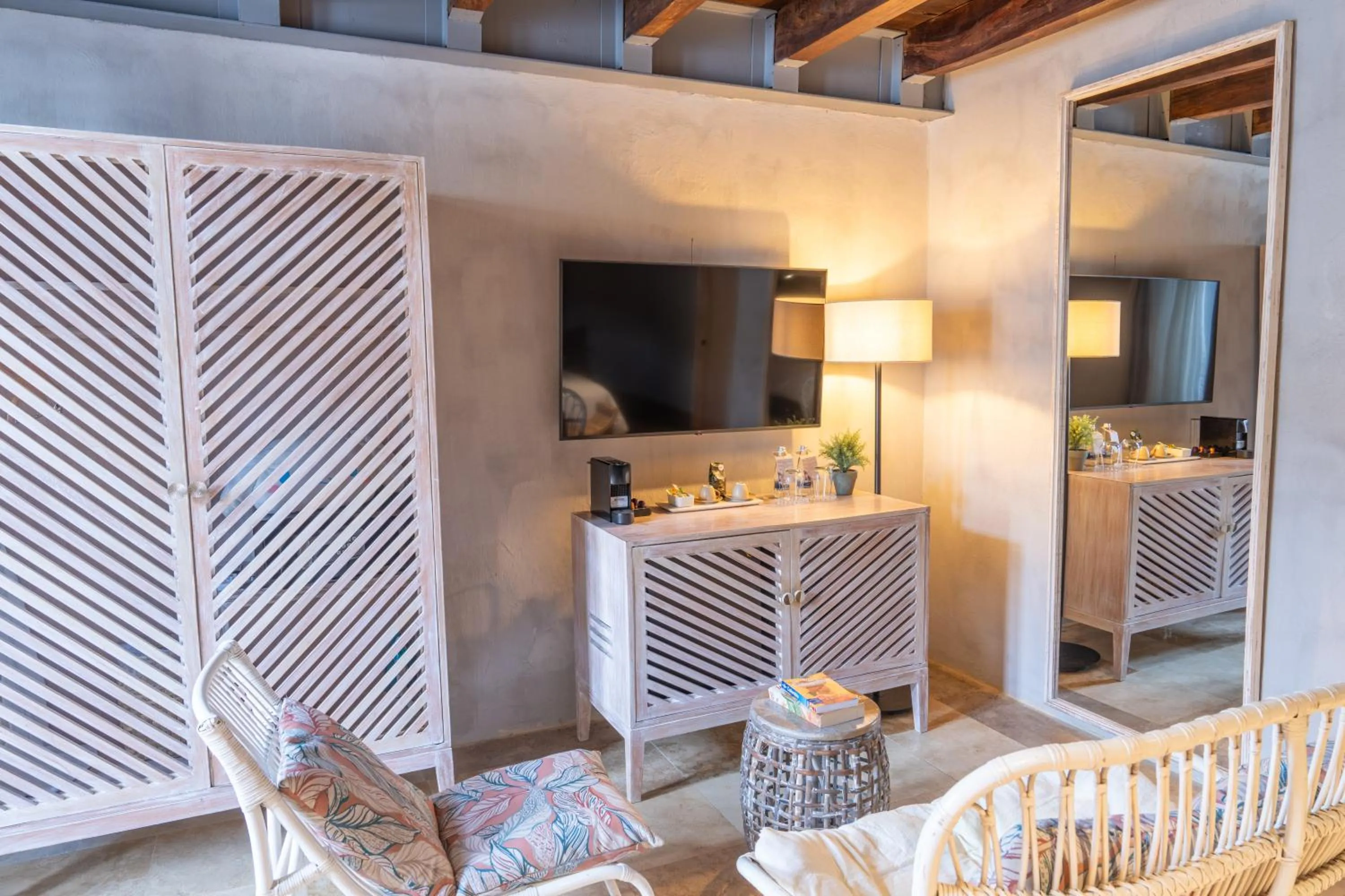 TV and multimedia in Hotel Casa Don Luis by Faranda Boutique, a member of Radisson Individuals