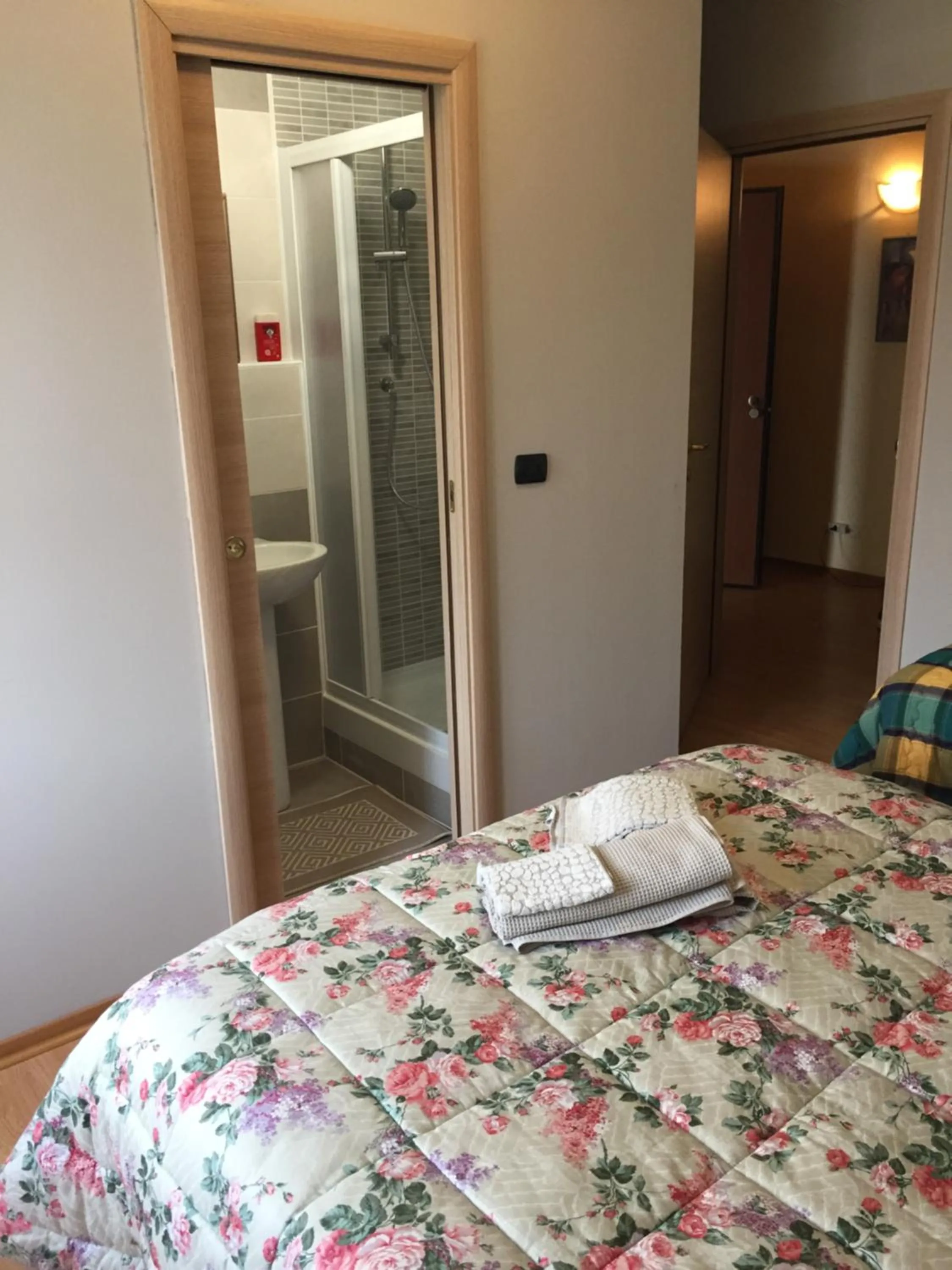 Bathroom, Bed in B&B Iris