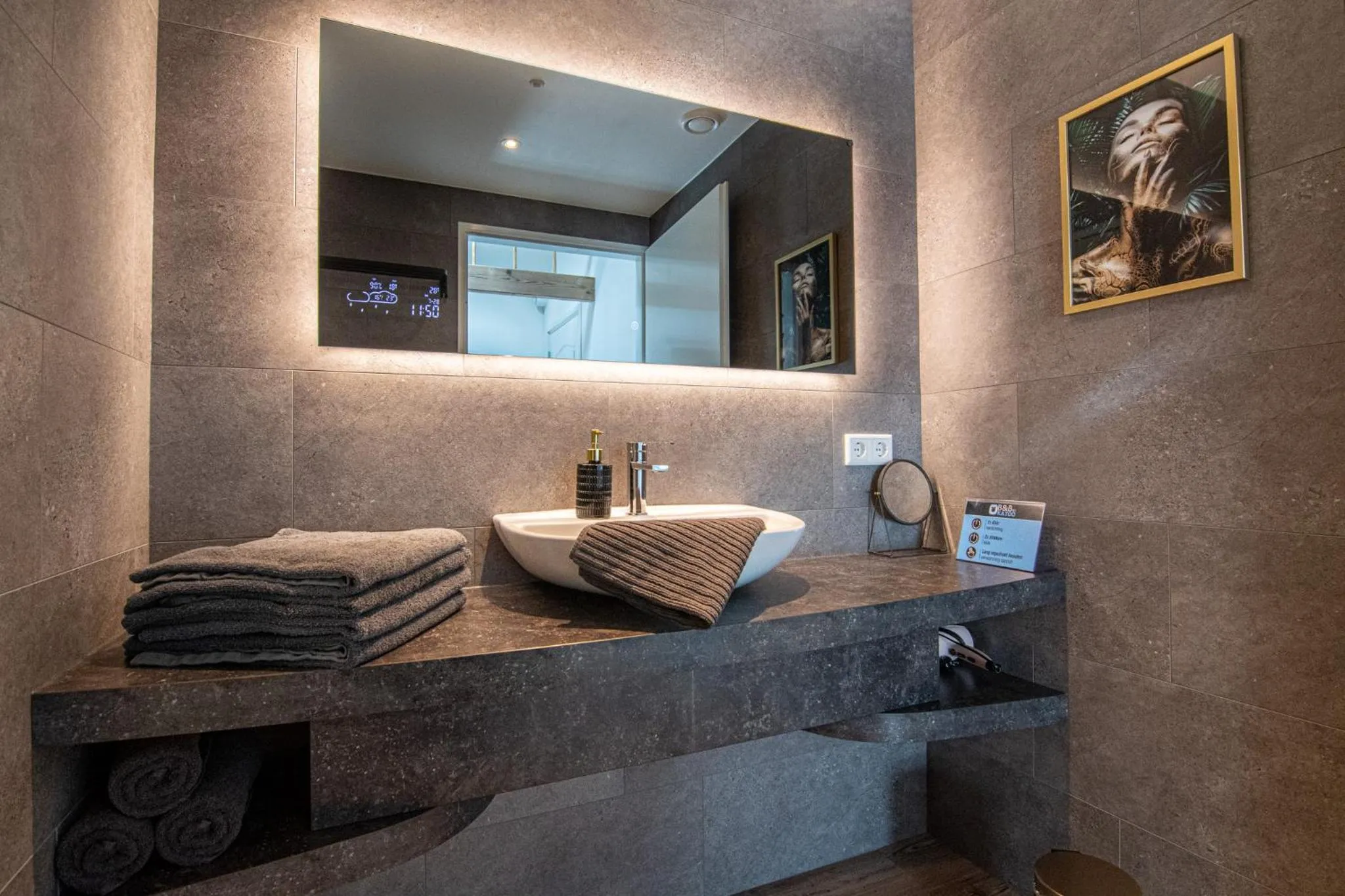 Bathroom, Bed in B&B Katoo