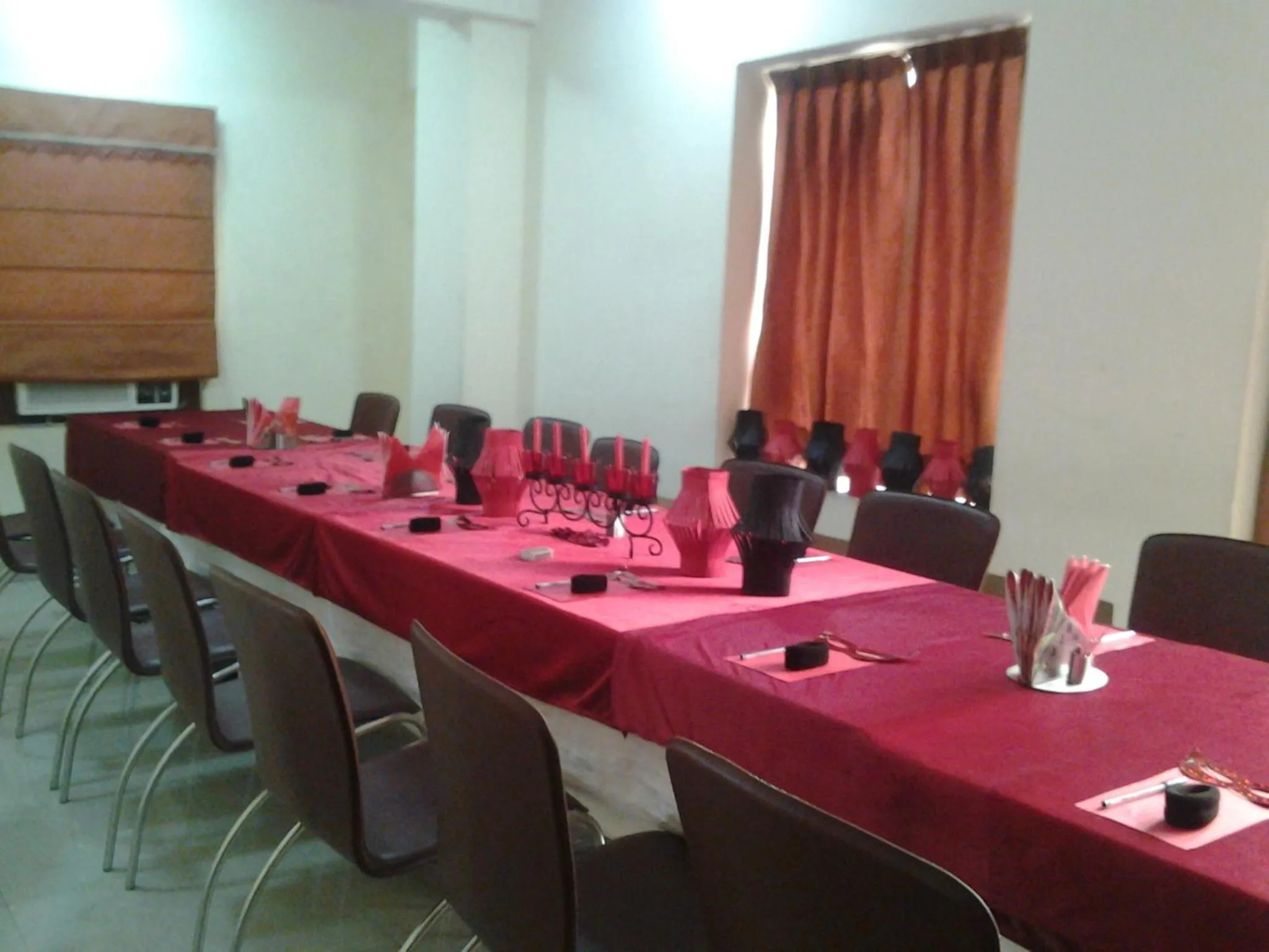 Business facilities in Hotel Maiden Residency