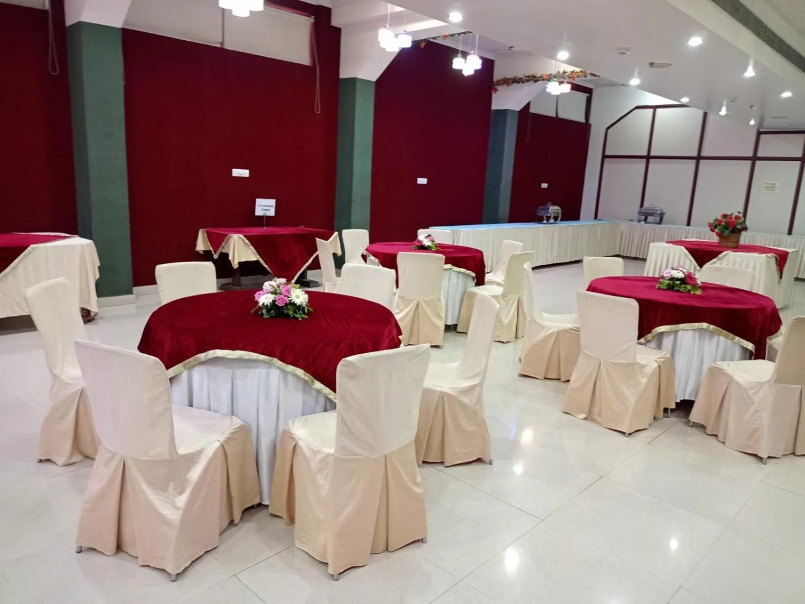 Banquet/Function facilities in Hotel Maiden Residency