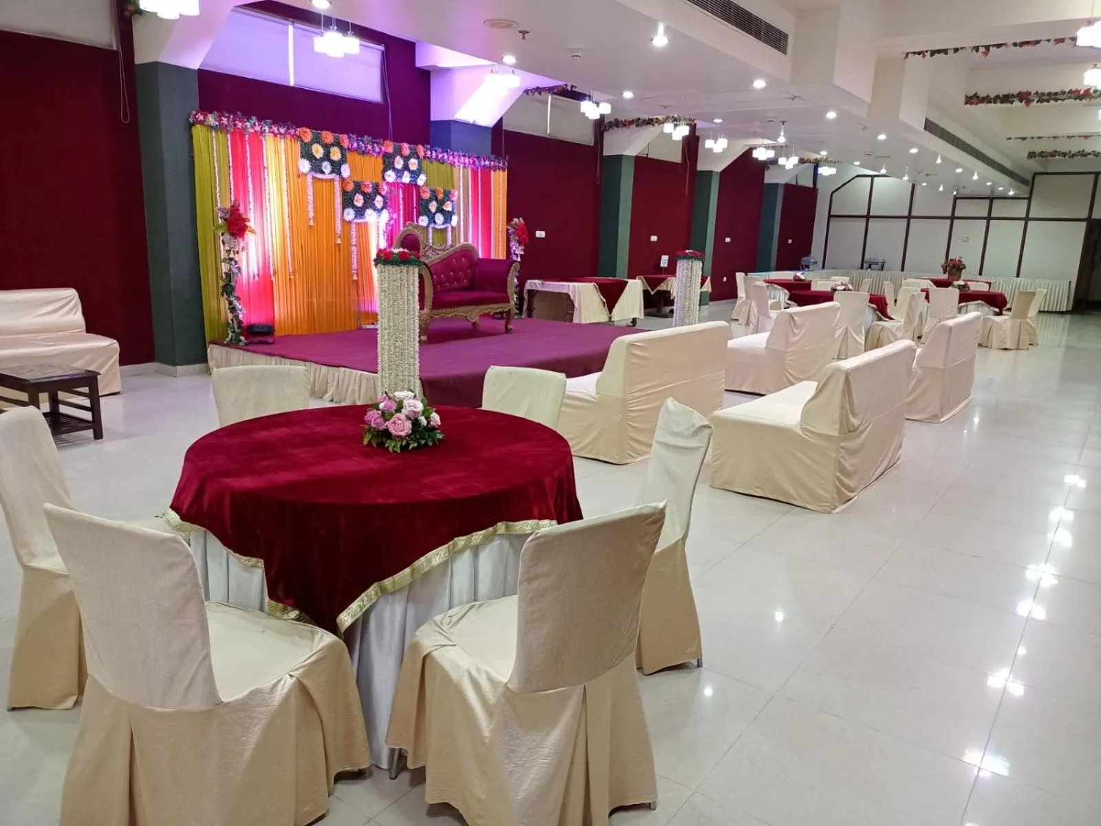 Banquet/Function facilities in Hotel Maiden Residency