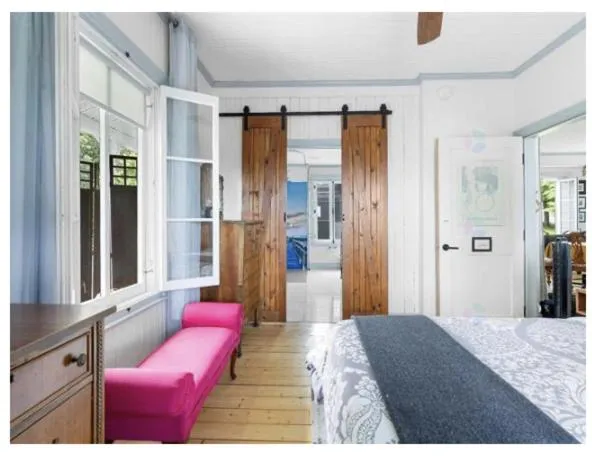 Bedroom, Bed in La maison de l'île d'Orléans -- maison d'hôtes B&B