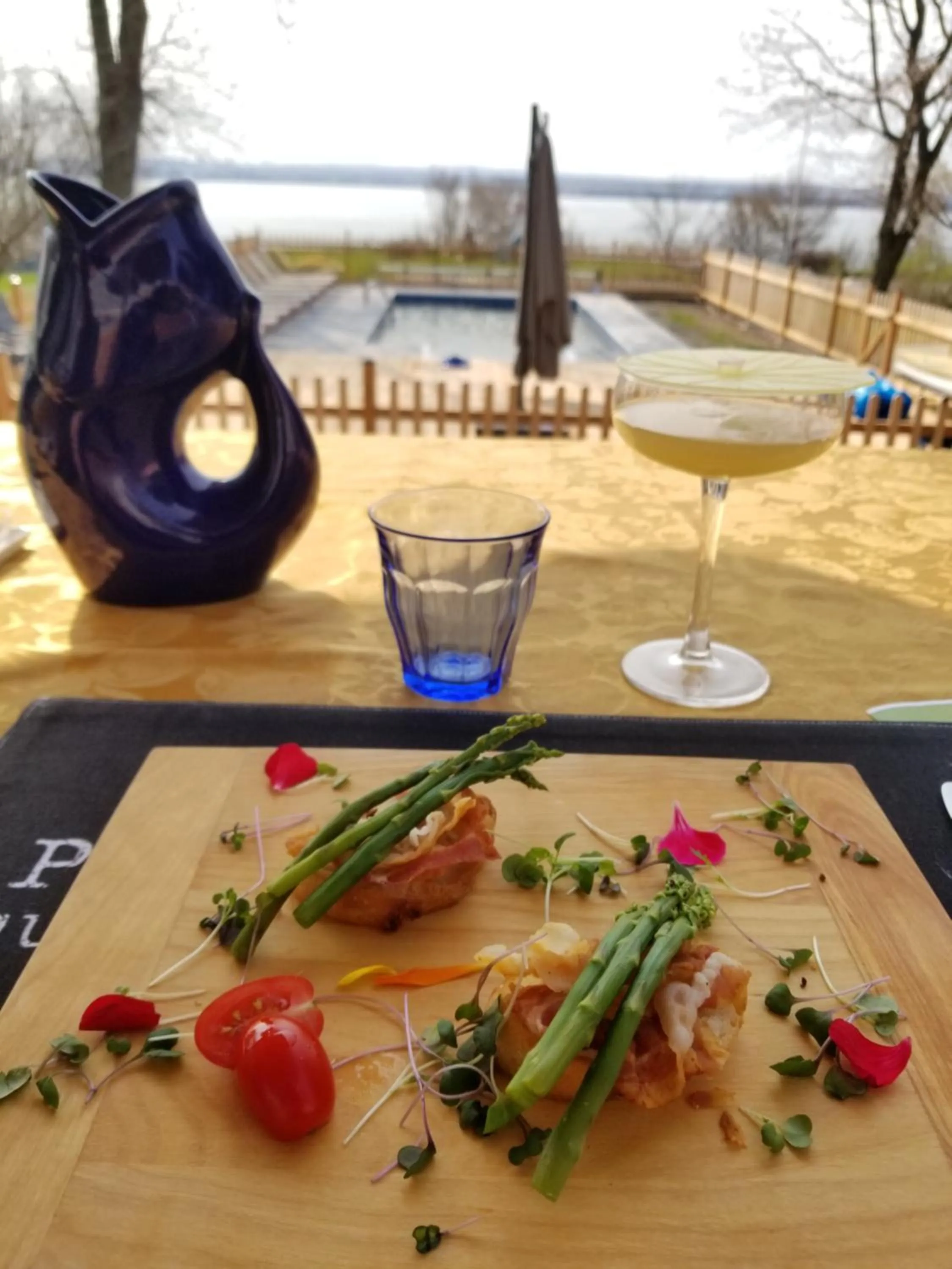 Breakfast in La maison de l'île d'Orléans -- déjeuner gastronomique à l'aveugle