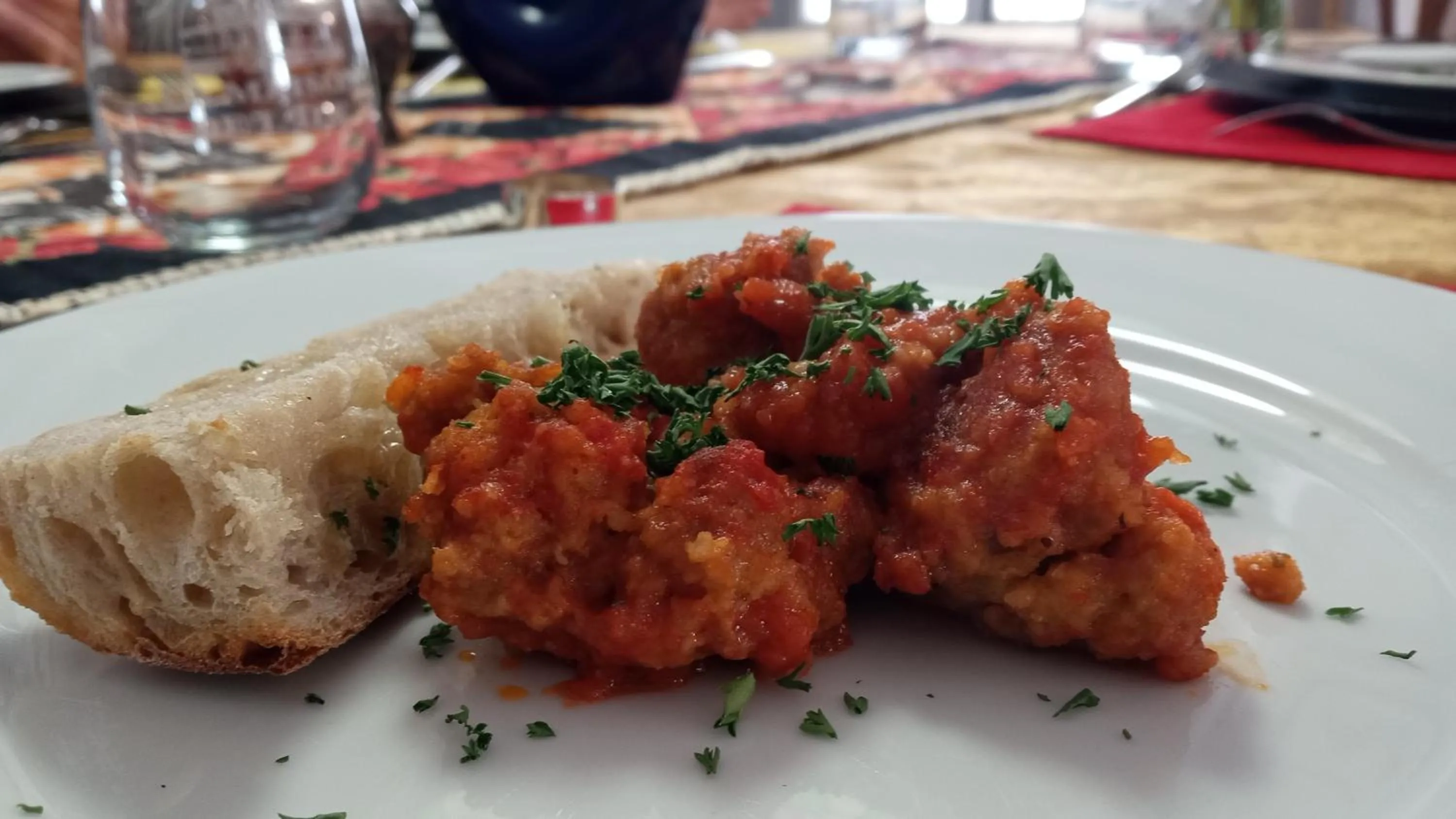 Breakfast in La maison de l'île d'Orléans -- maison d'hôtes B&B