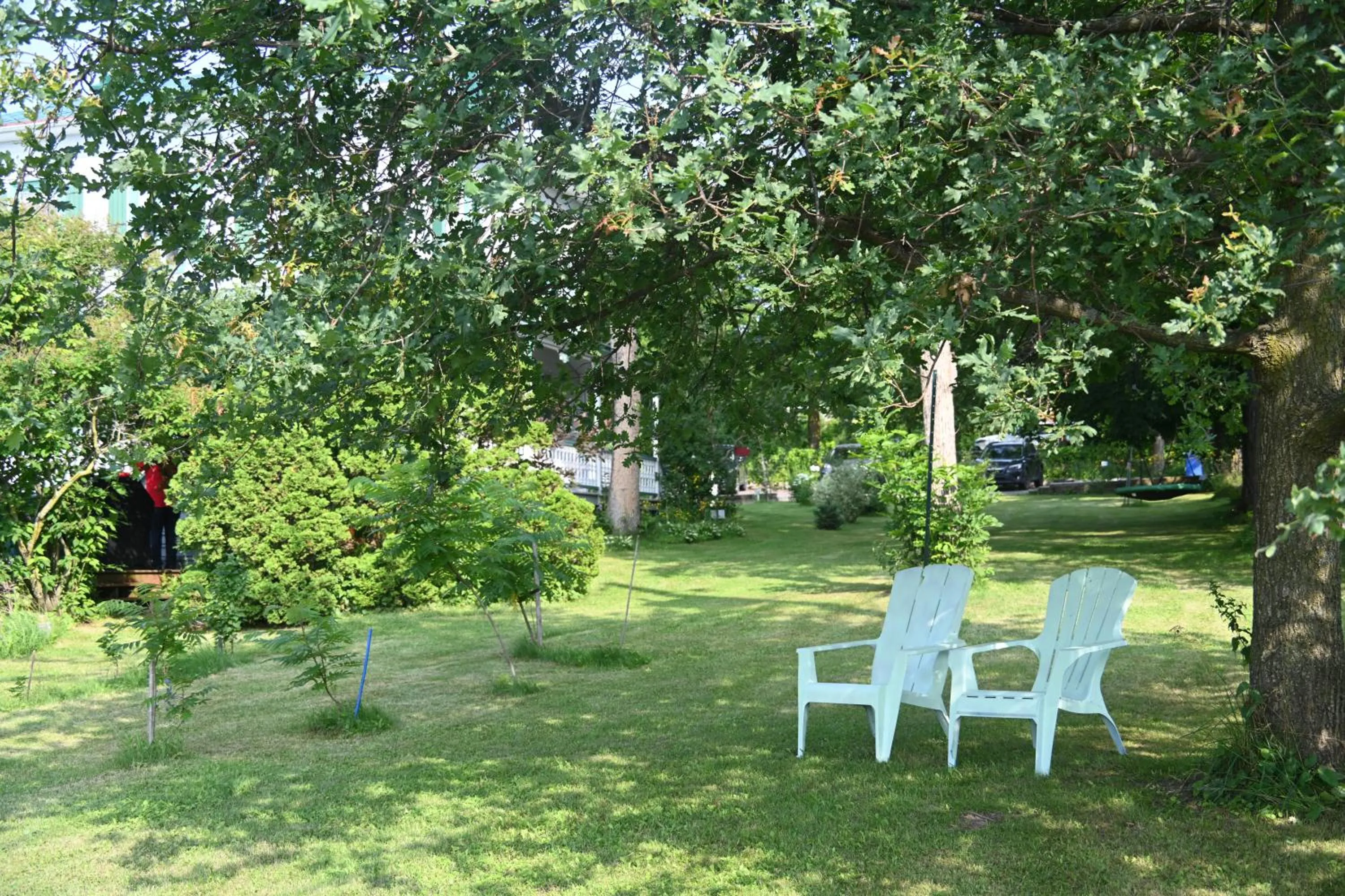 Garden in La maison de l'île d'Orléans -- maison d'hôtes B&B