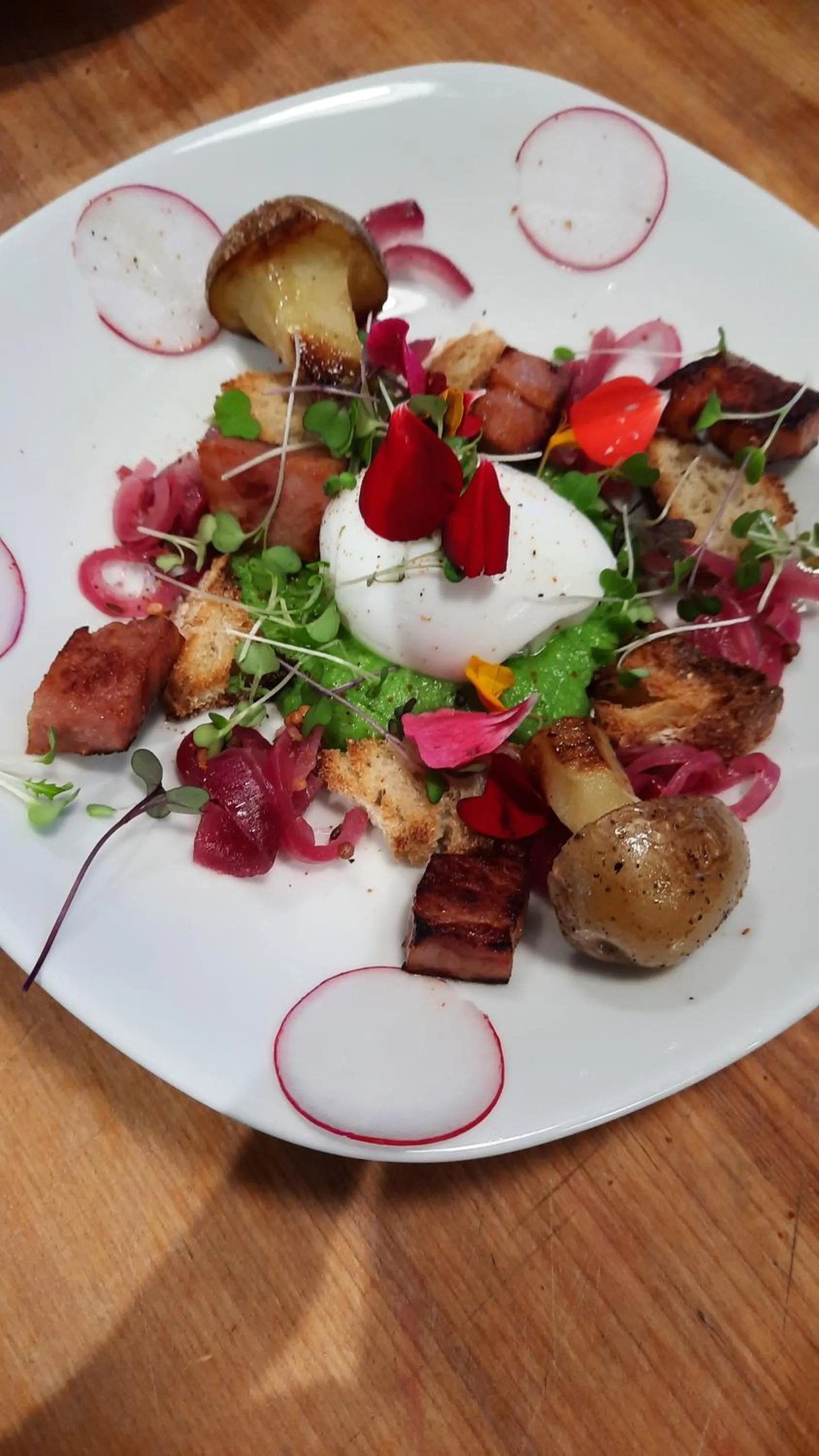 Breakfast in La maison de l'île d'Orléans -- maison d'hôtes B&B