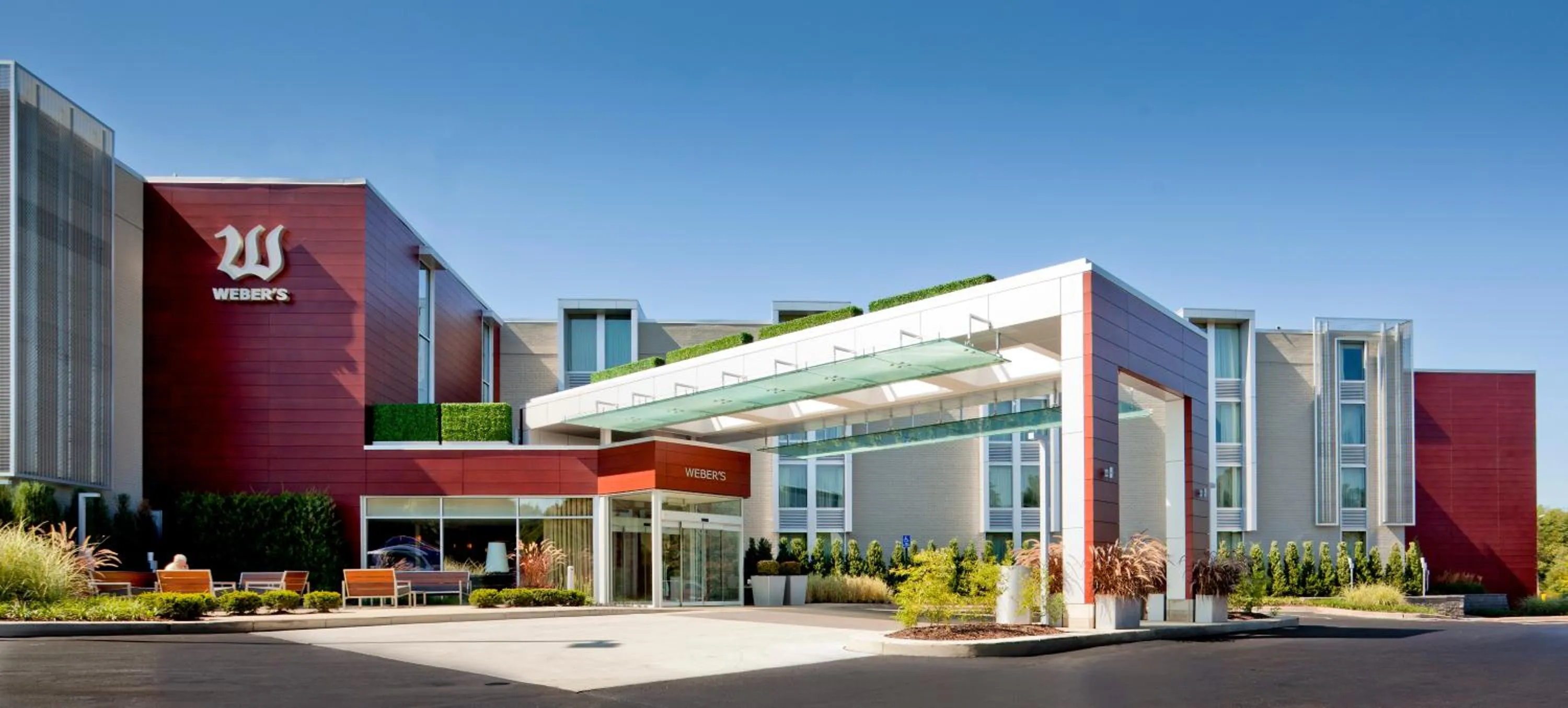 Property Building in Weber's Hotel & Restaurant