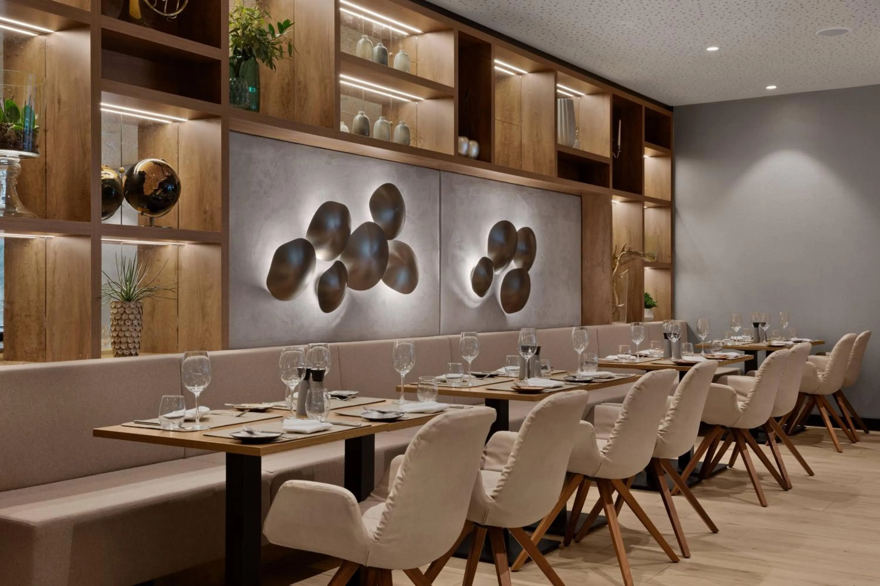 Lounge or bar in AC Hotel by Marriott Innsbruck