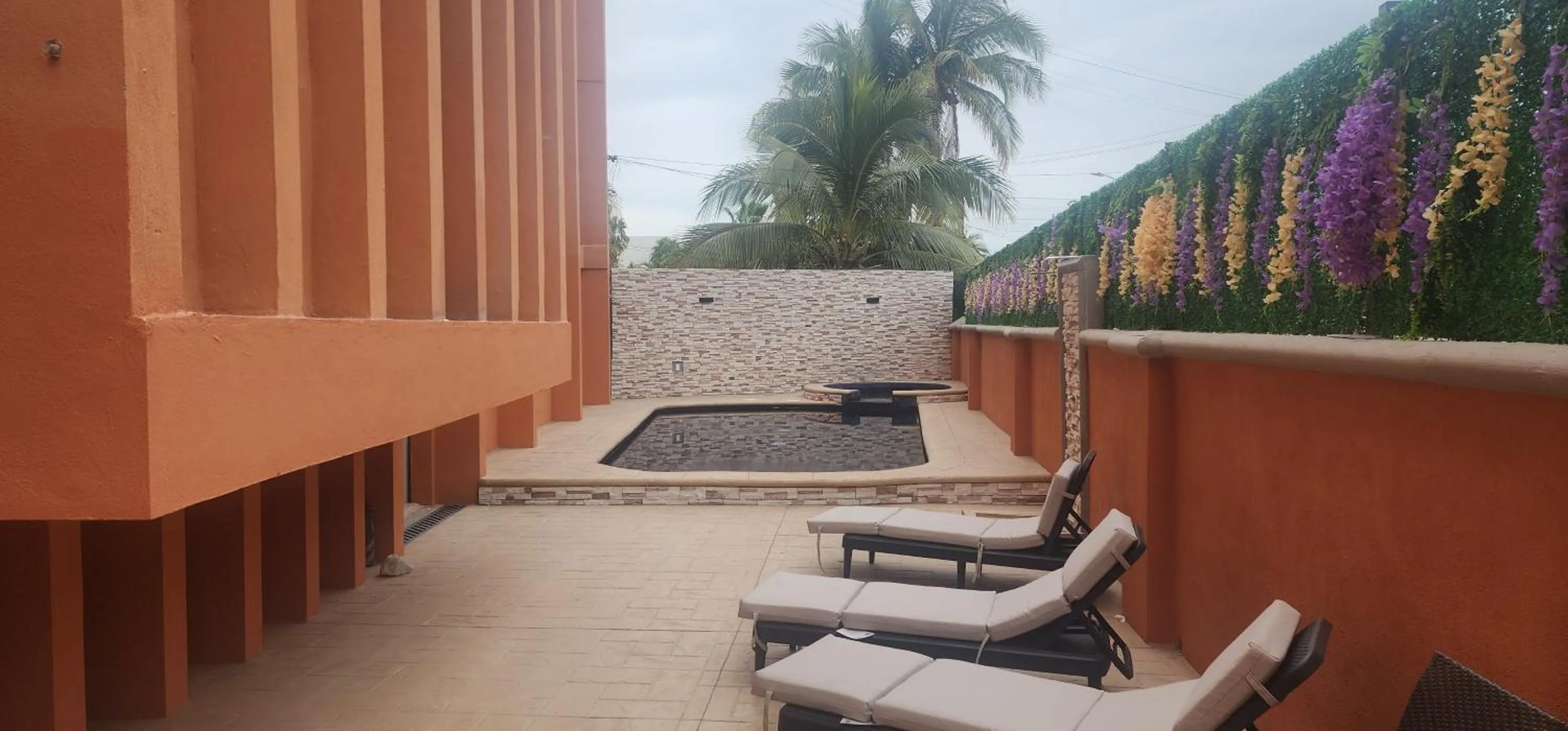 Swimming pool in Hotel Boutique Plaza Doradas