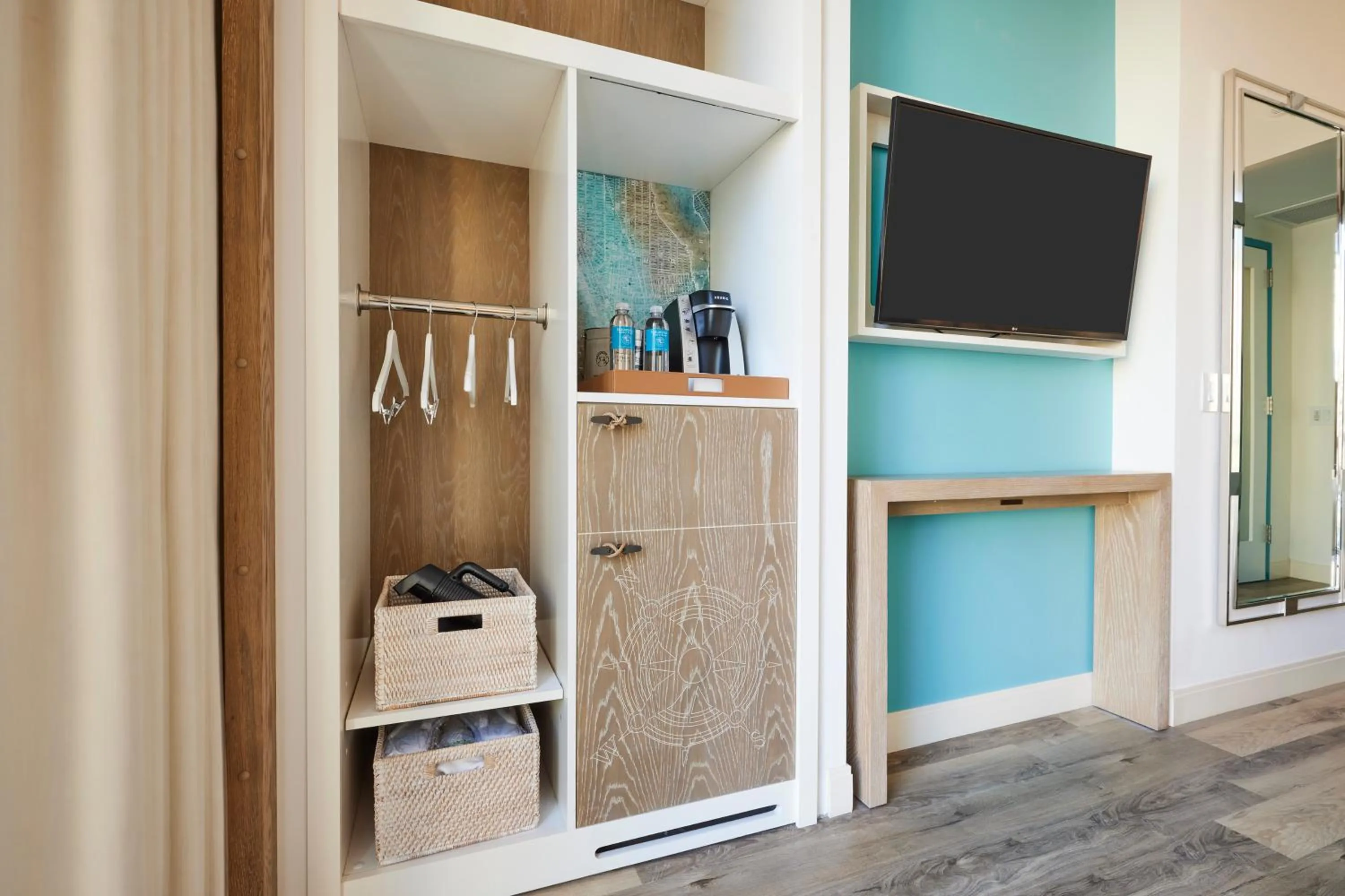 wardrobe in Margaritaville Resort Times Square