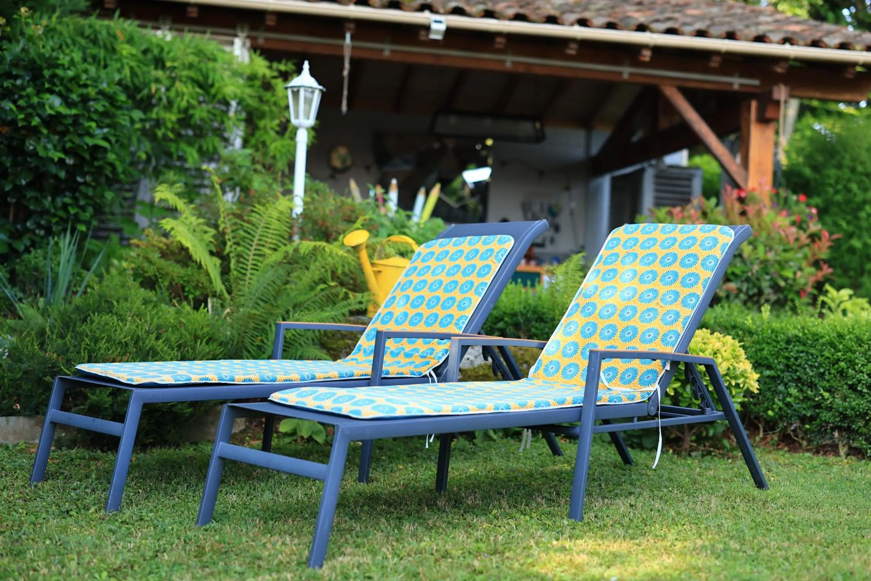 Garden in A l'Ecole Buissonnière, chambre d'hôtes en Sidobre