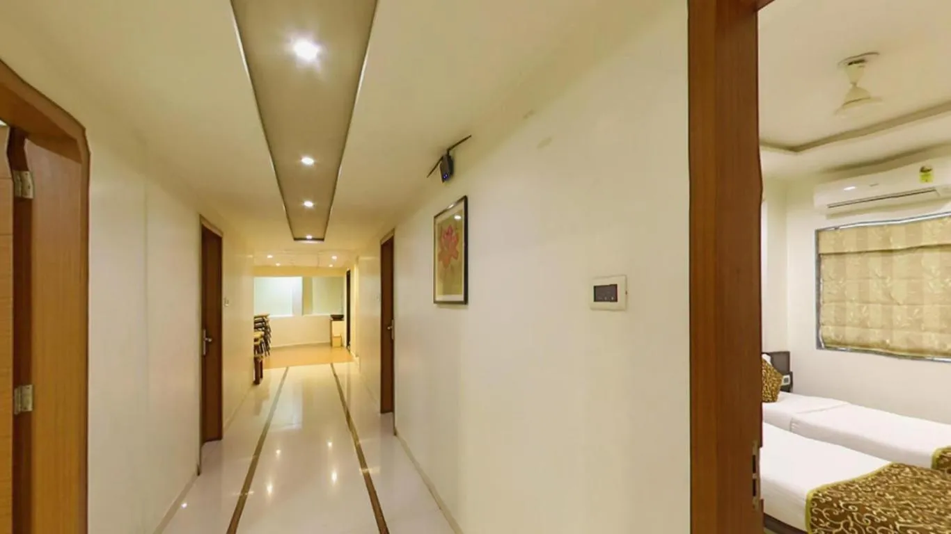 Lobby or reception, Bed in Hotel Jyoti