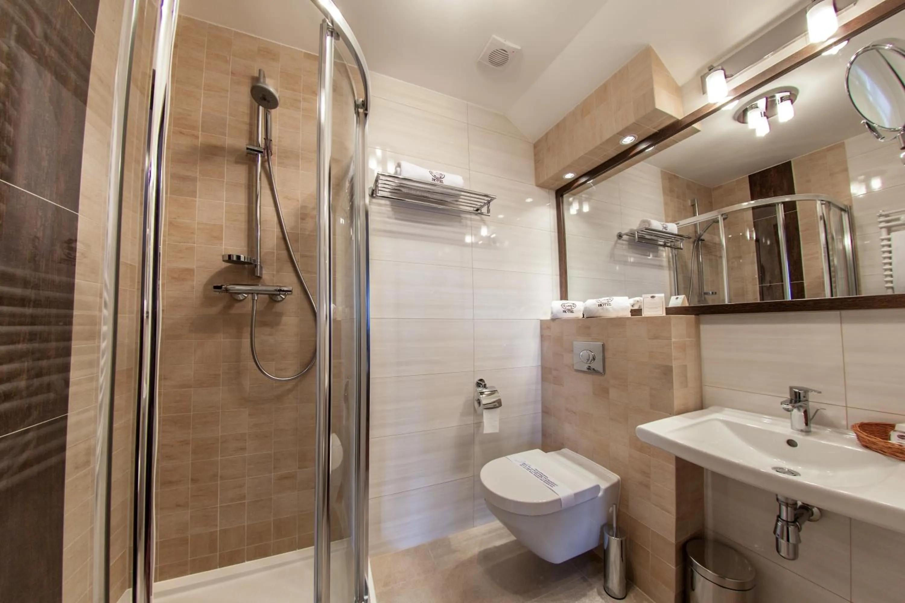 Bathroom in Hotel Skarbek