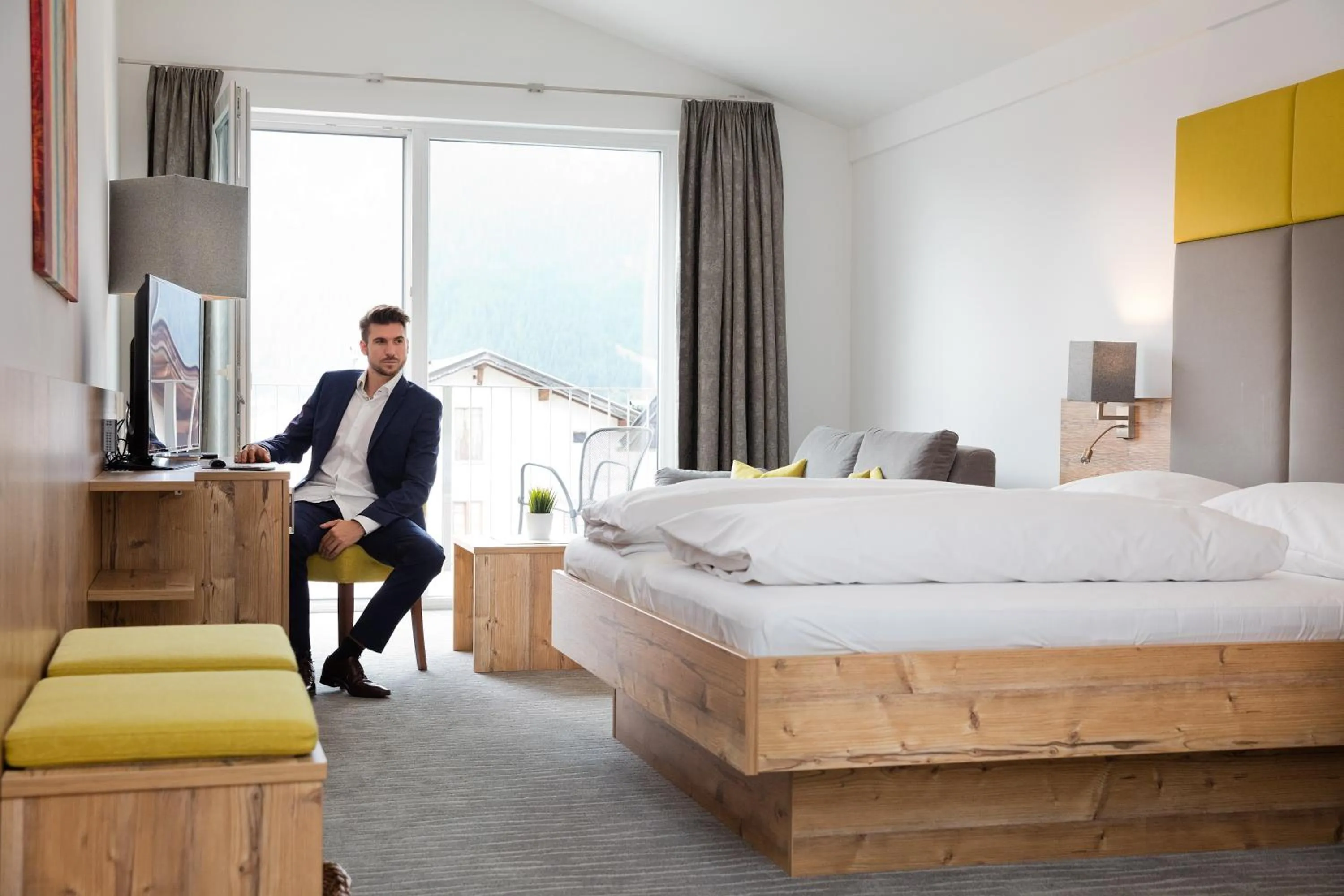 Photo of the whole room, Bed in Hotel Zum Mohren