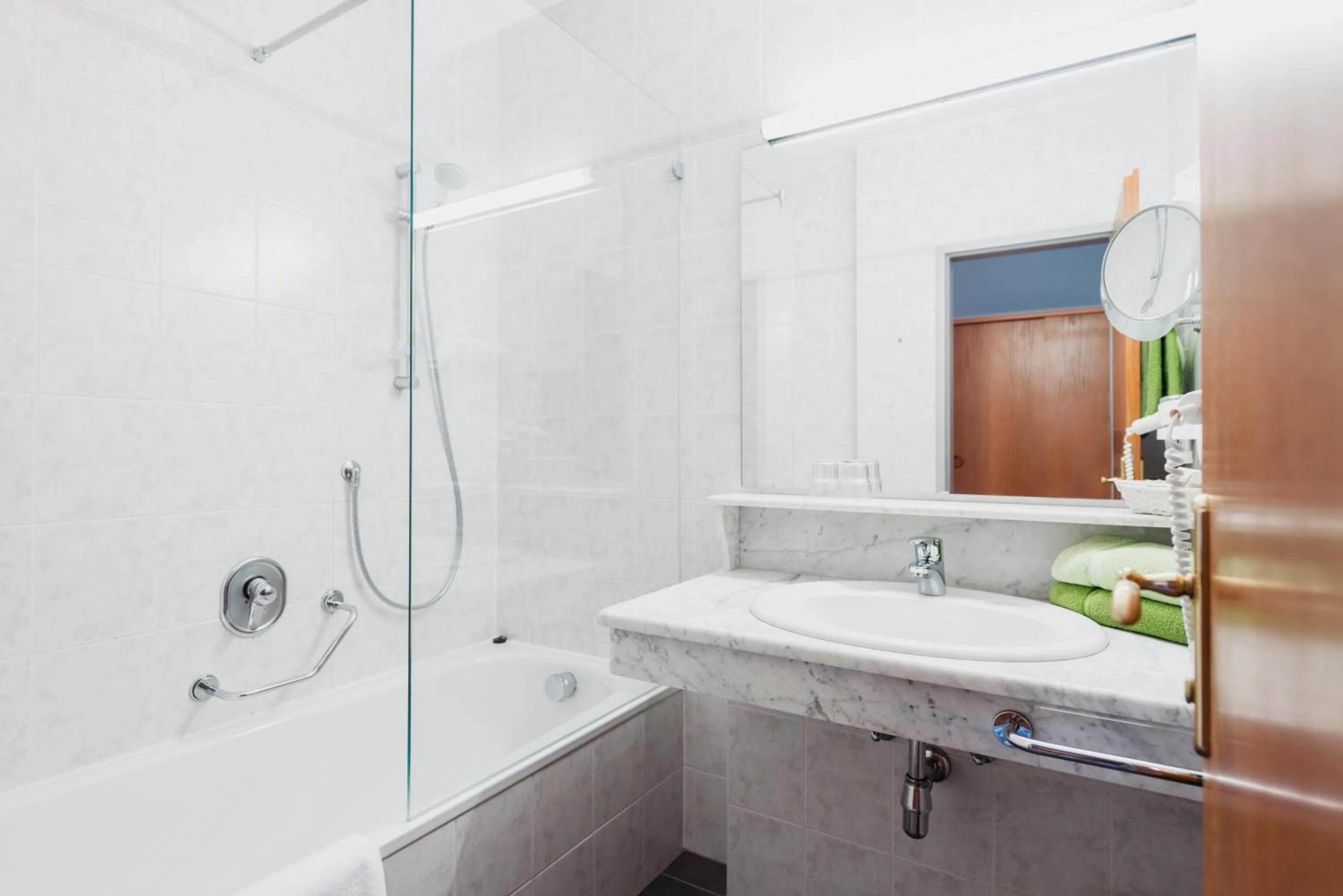 Bathroom in Hotel Zum Mohren