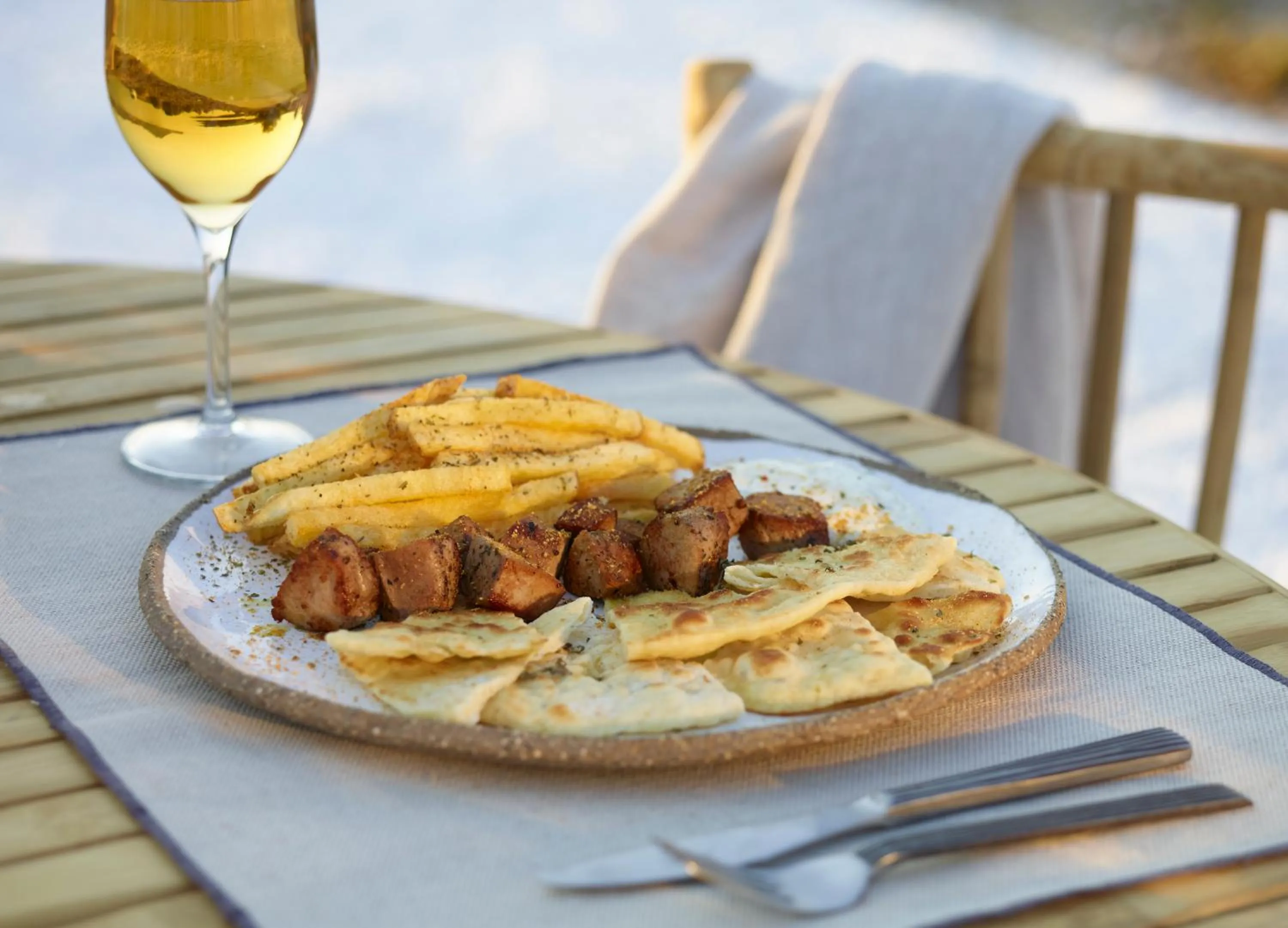 Food and drinks in White Pebble Suites