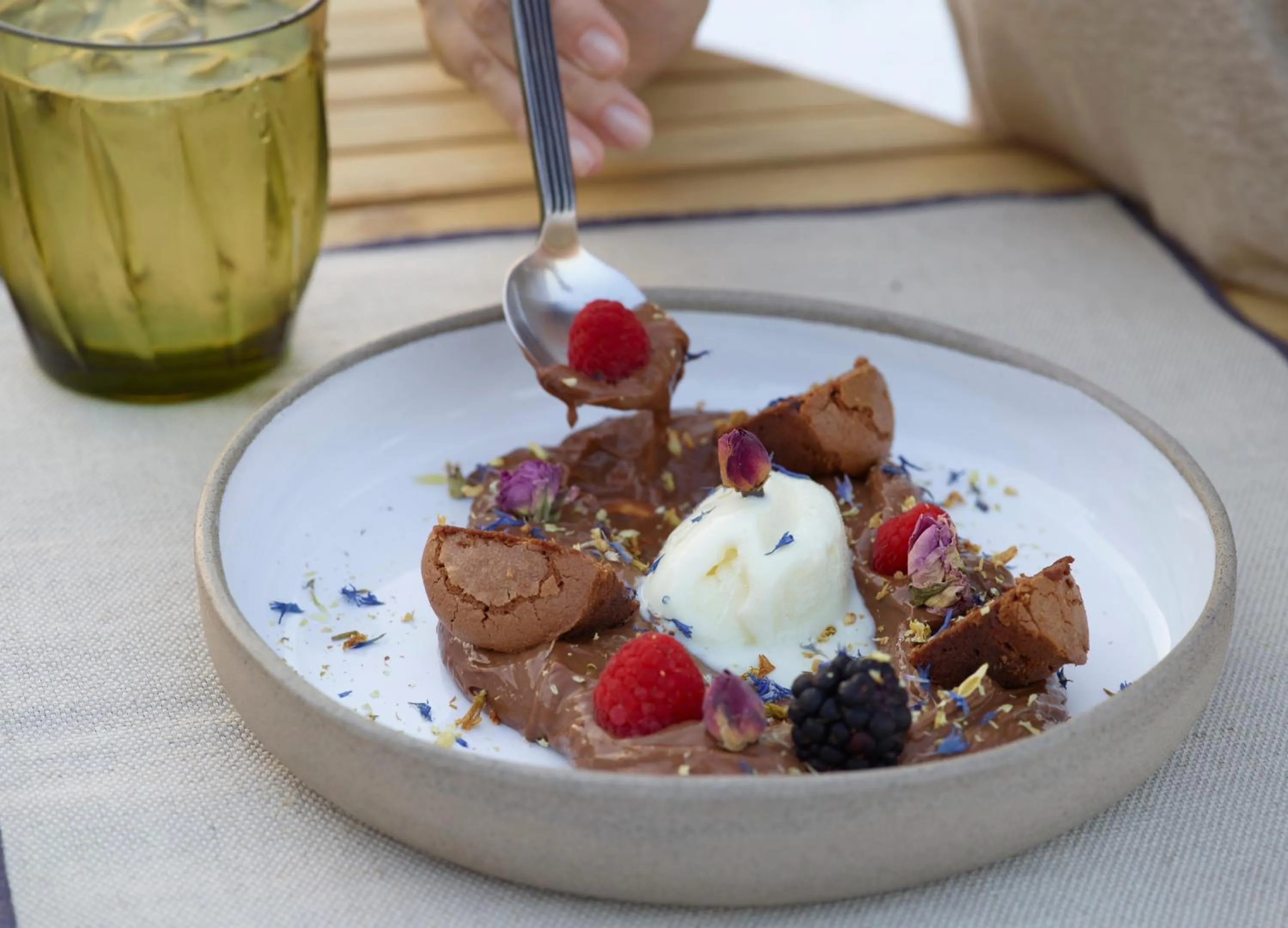 Food and drinks in White Pebble Suites